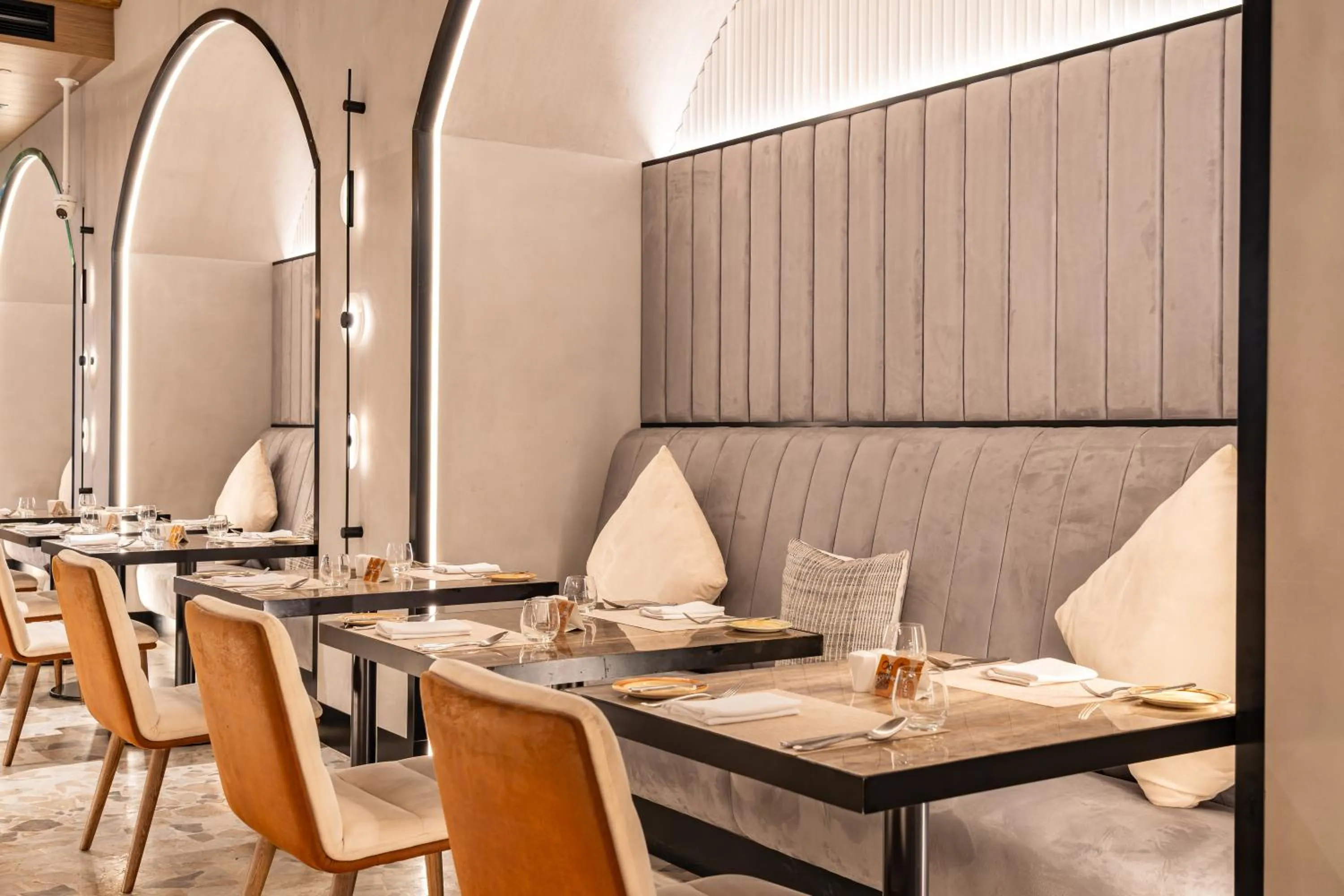 Restaurant/places to eat in ibis Dubai World Trade Centre