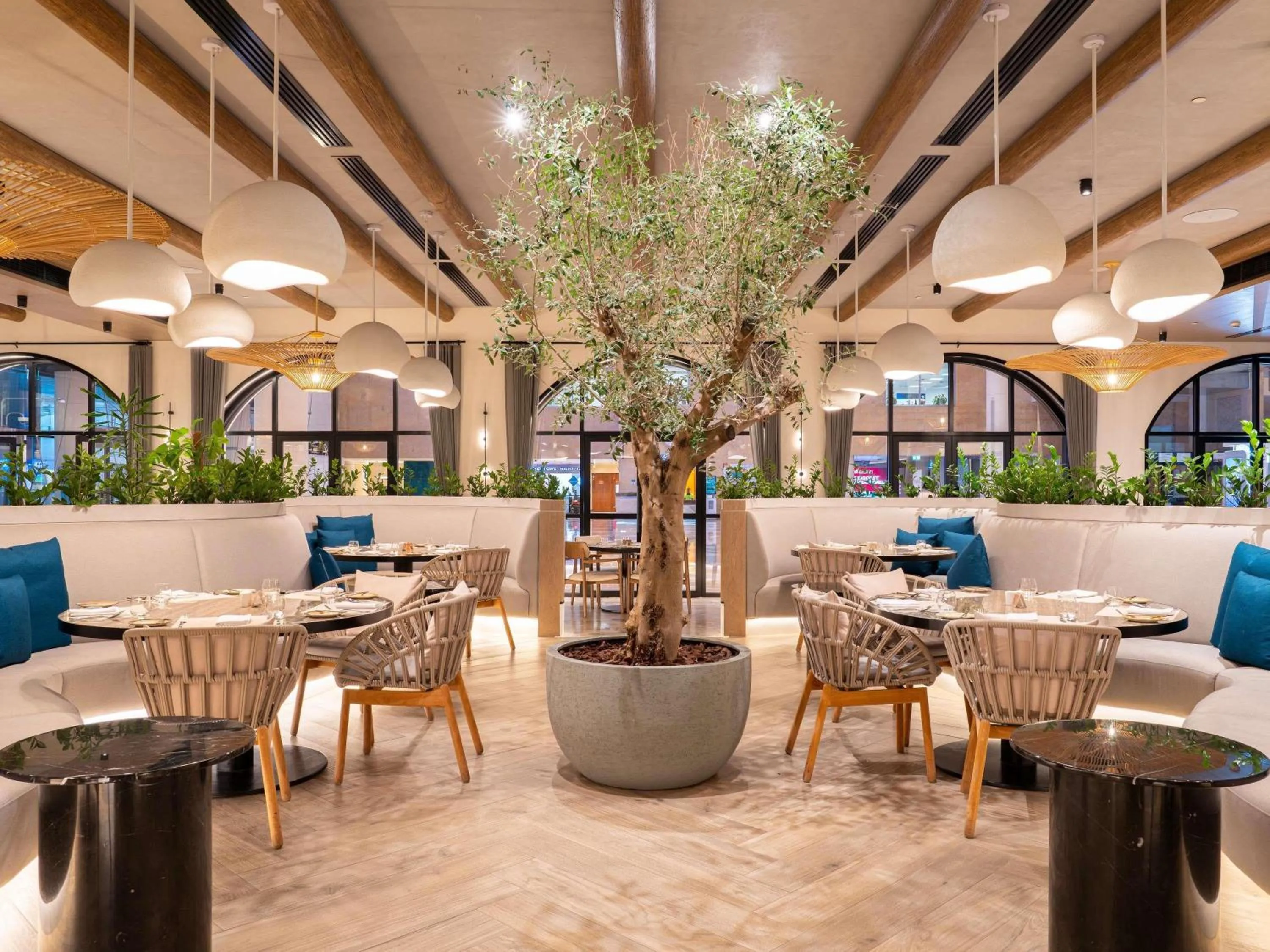 Restaurant/places to eat in ibis Dubai World Trade Centre