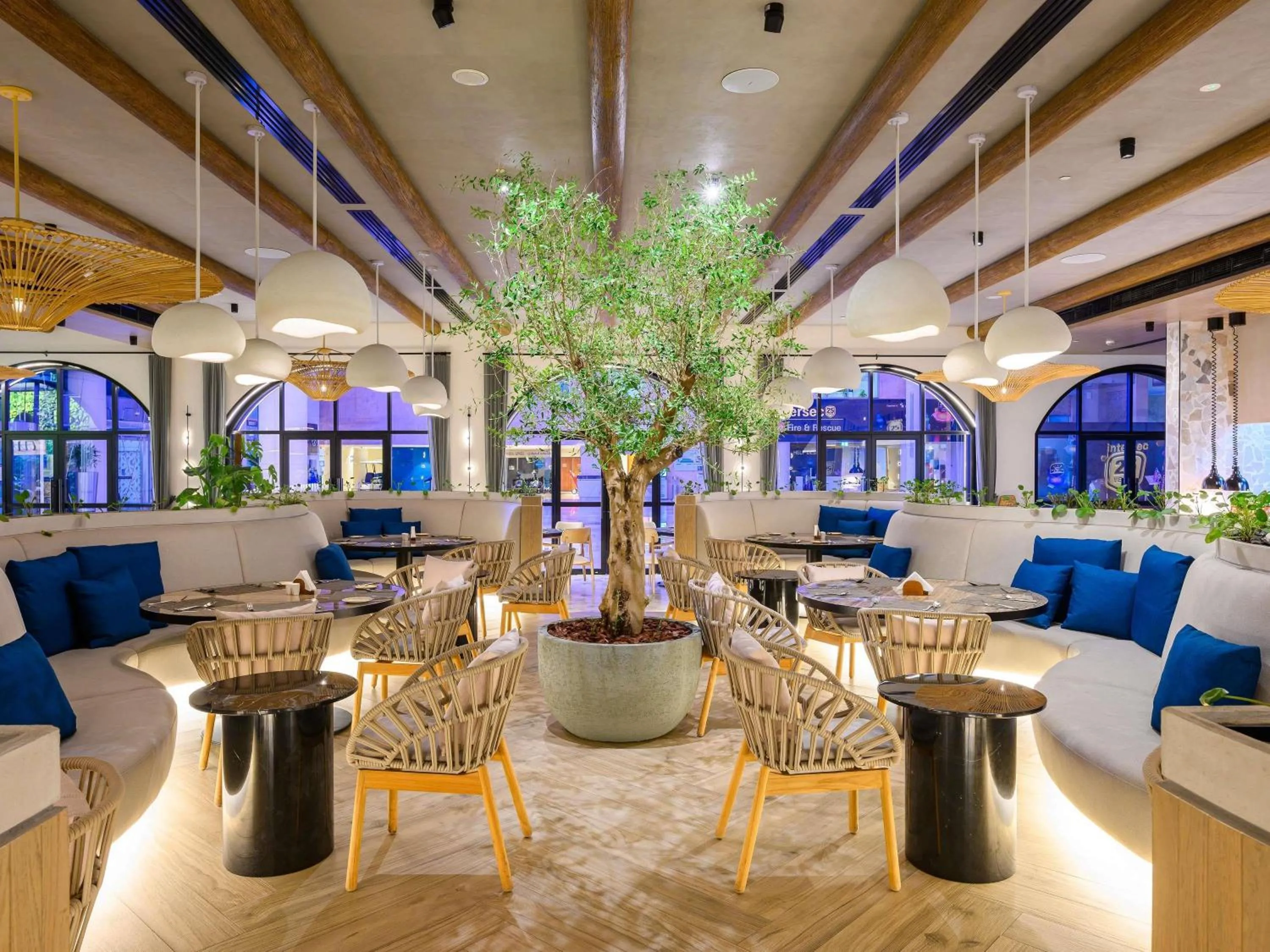 Restaurant/places to eat in ibis Dubai World Trade Centre