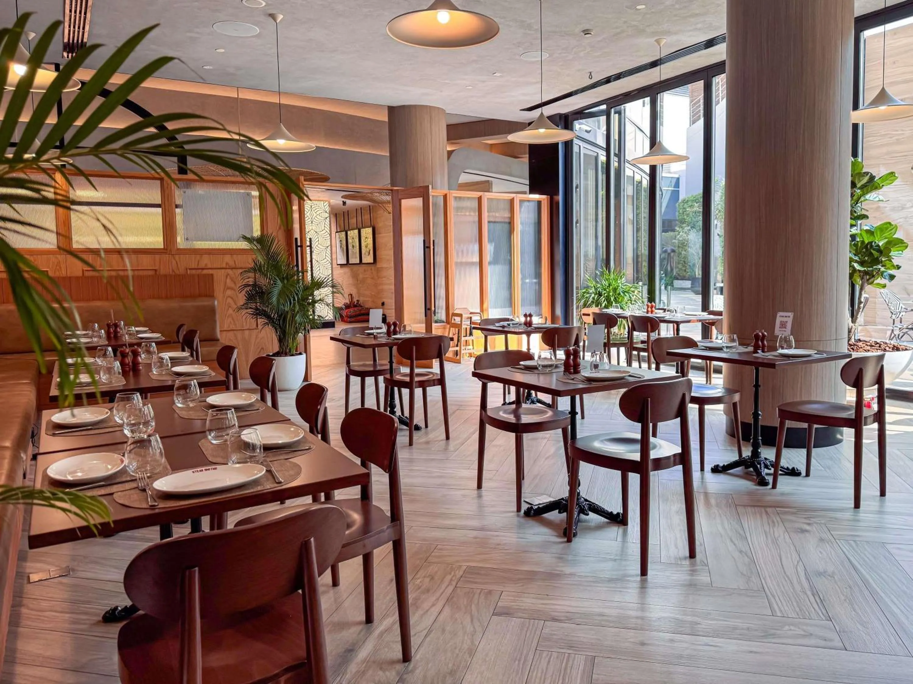 Restaurant/places to eat in ibis Dubai World Trade Centre