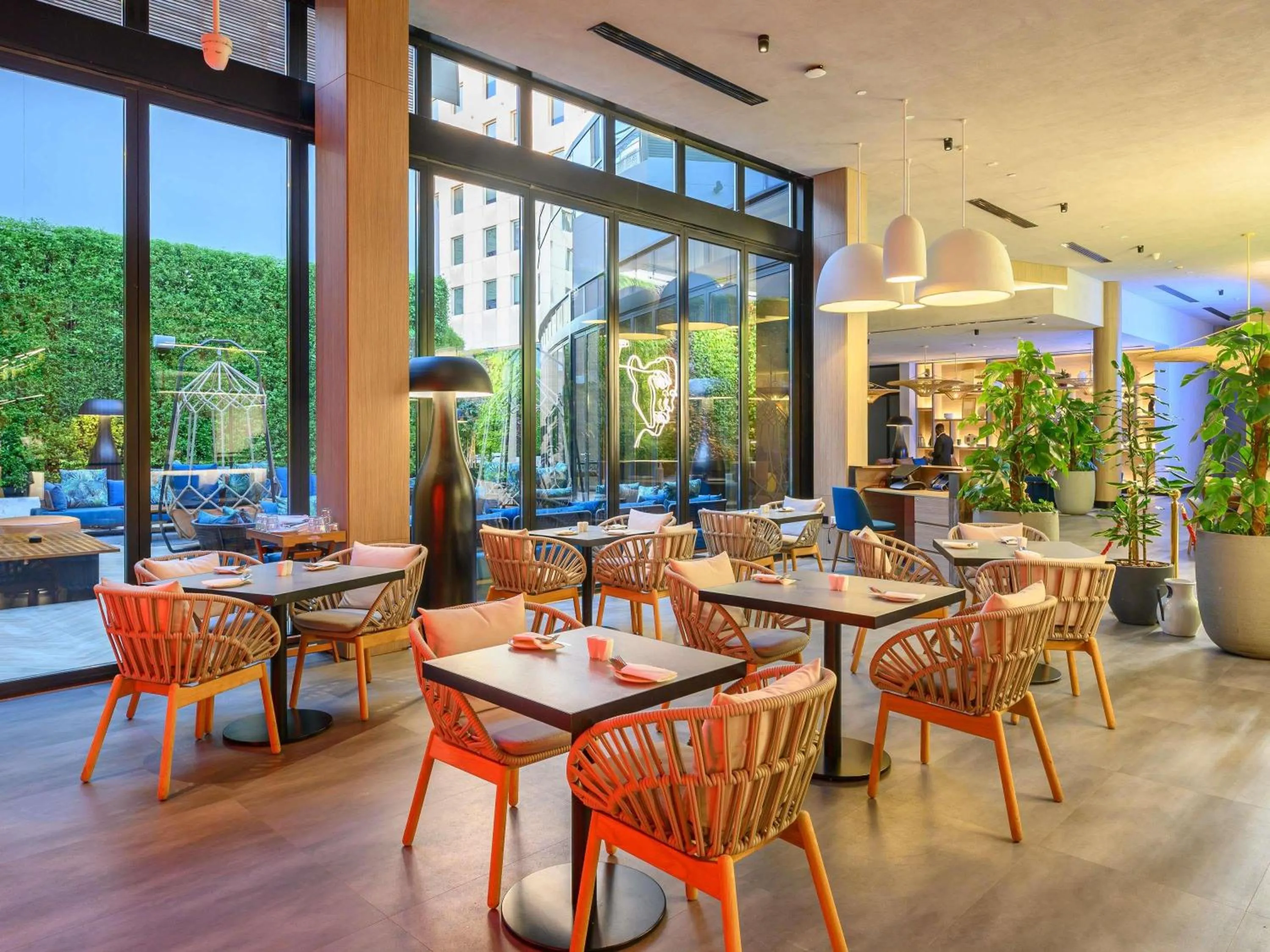 Restaurant/places to eat in ibis Dubai World Trade Centre