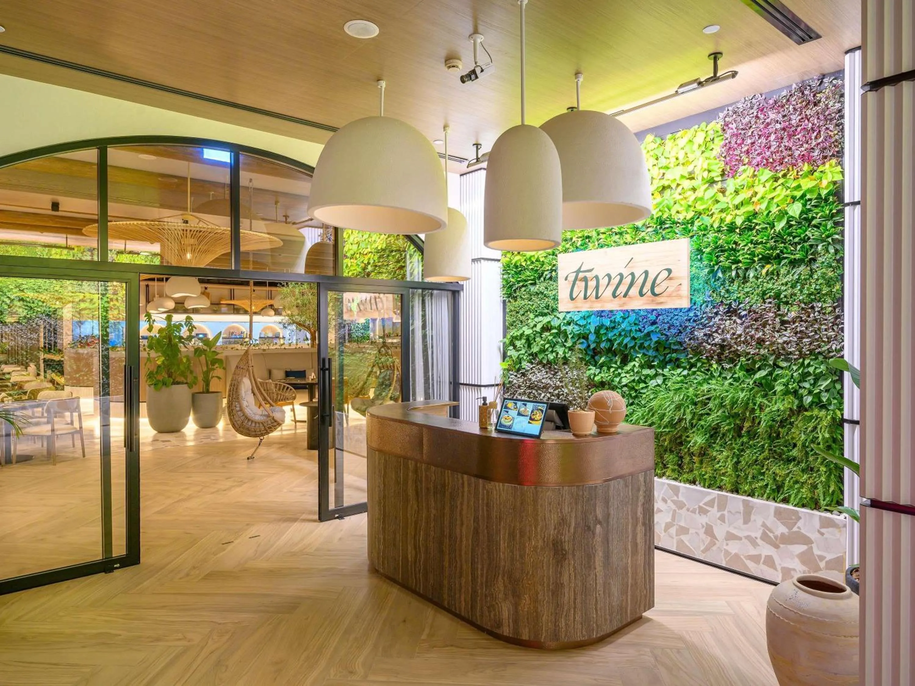 Restaurant/places to eat in ibis Dubai World Trade Centre