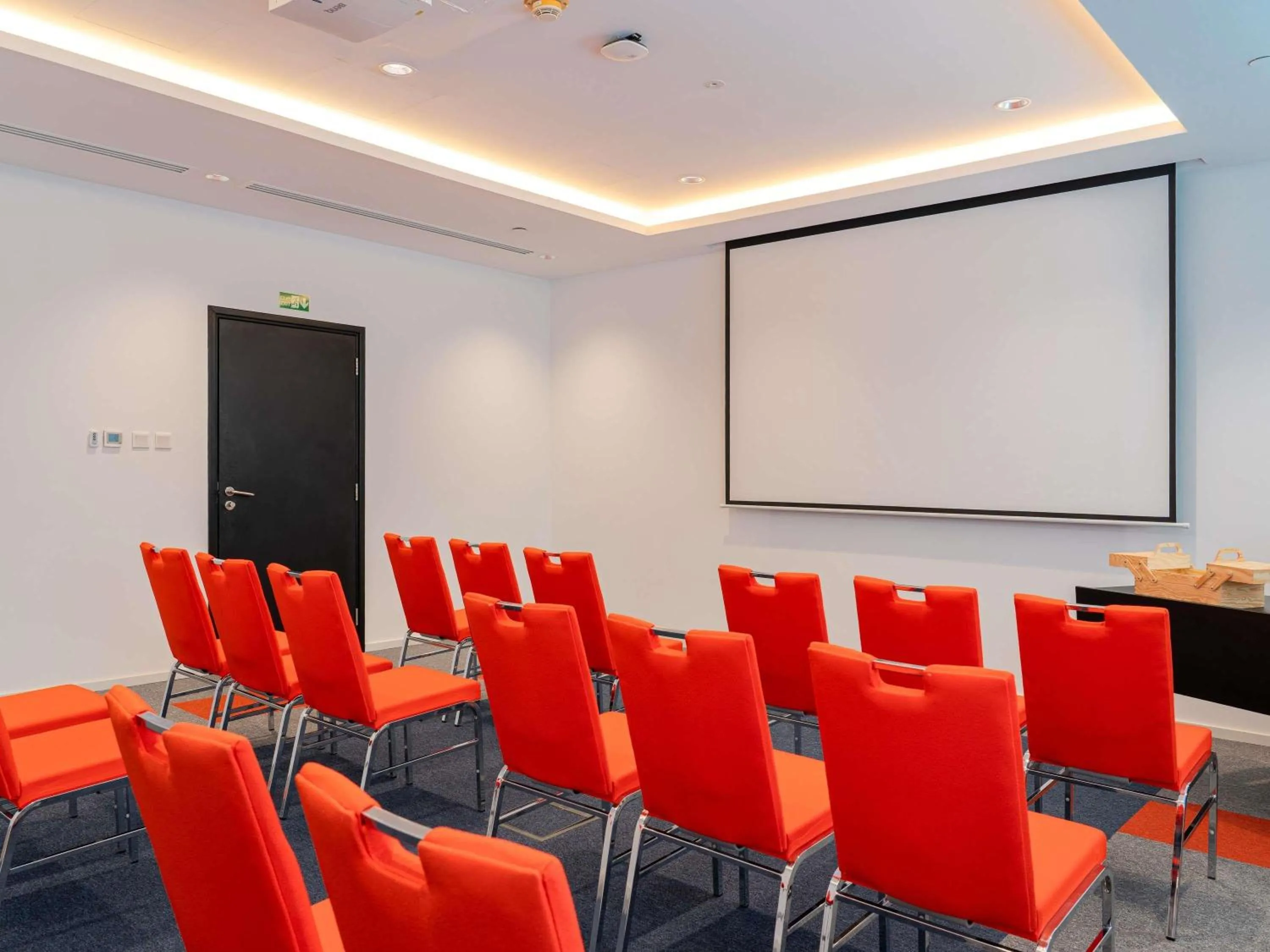 Meeting/conference room in ibis Dubai World Trade Centre
