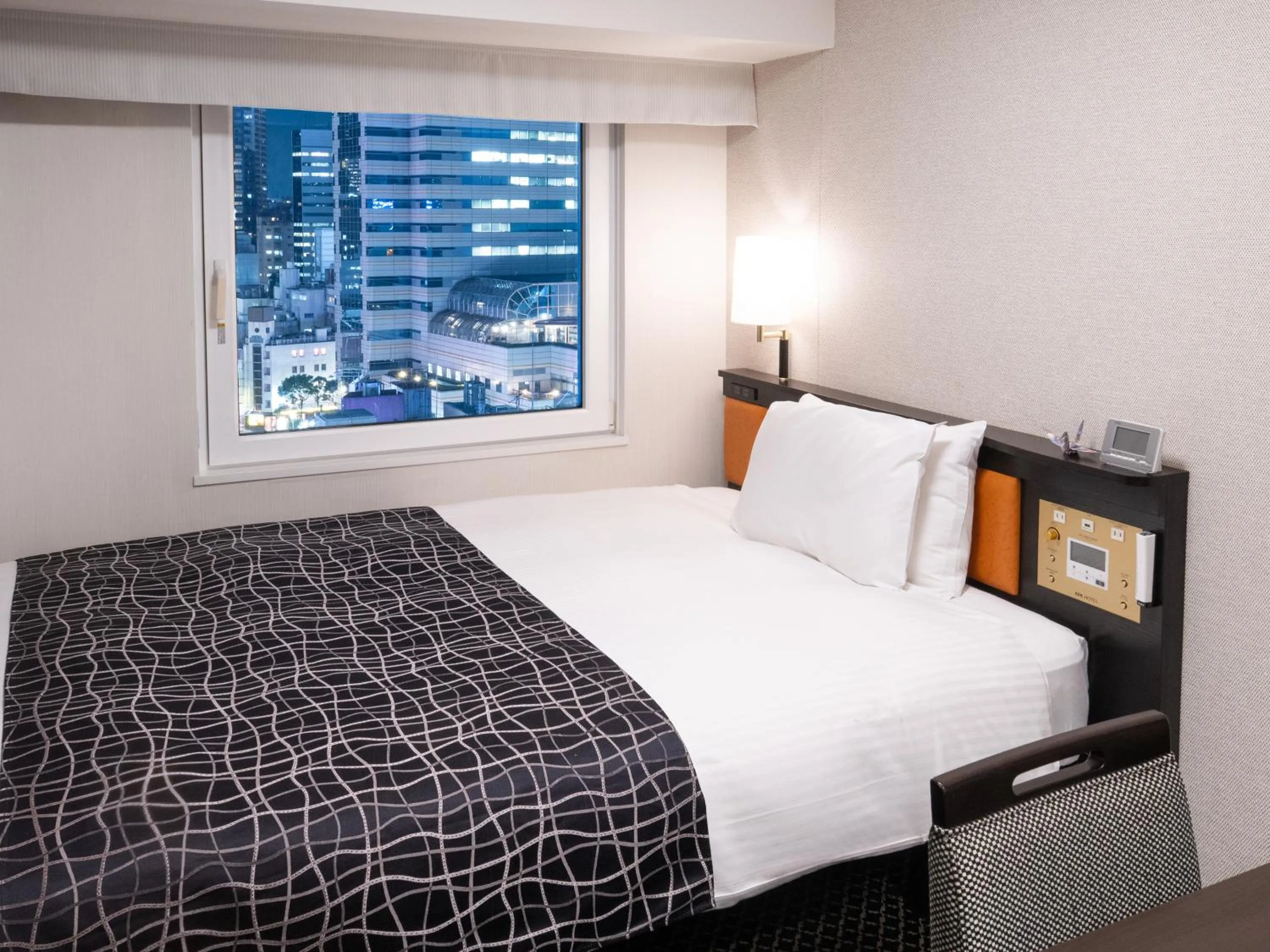 Bed in APA Hotel Shinjuku Kabukicho Chuo