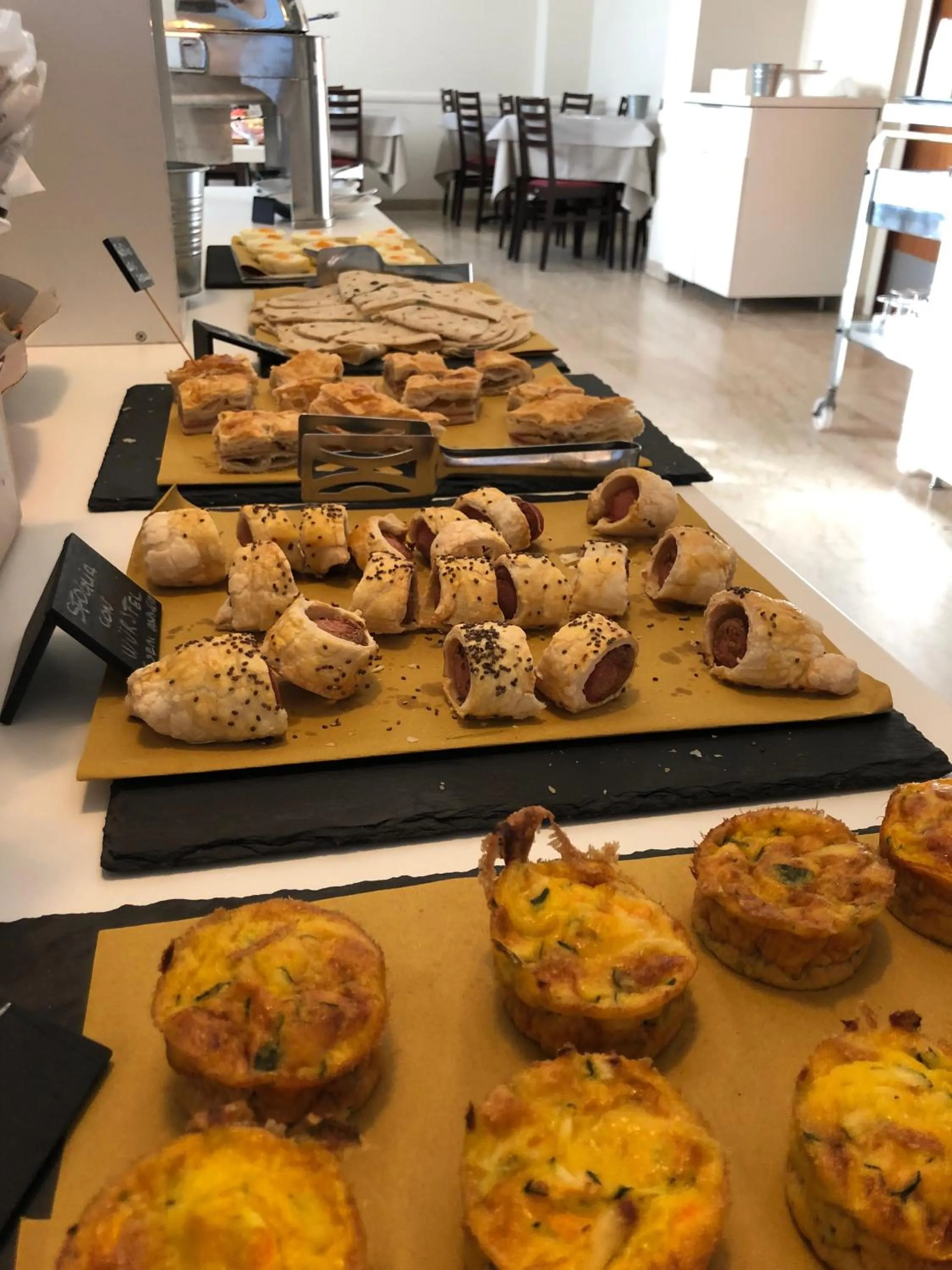 Food and drinks in Hotel Little