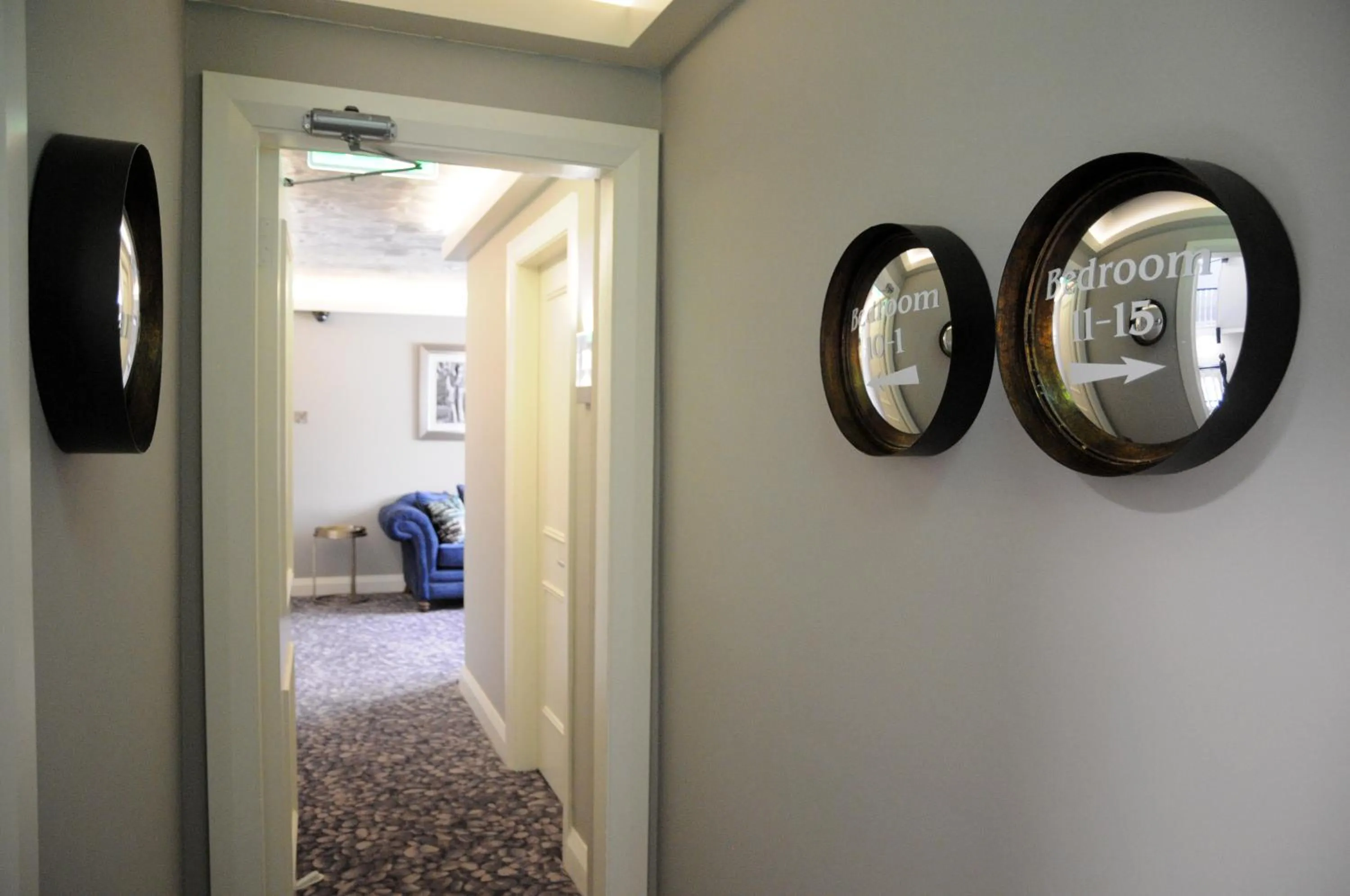 Seating area in Barr Na Sraide Inn