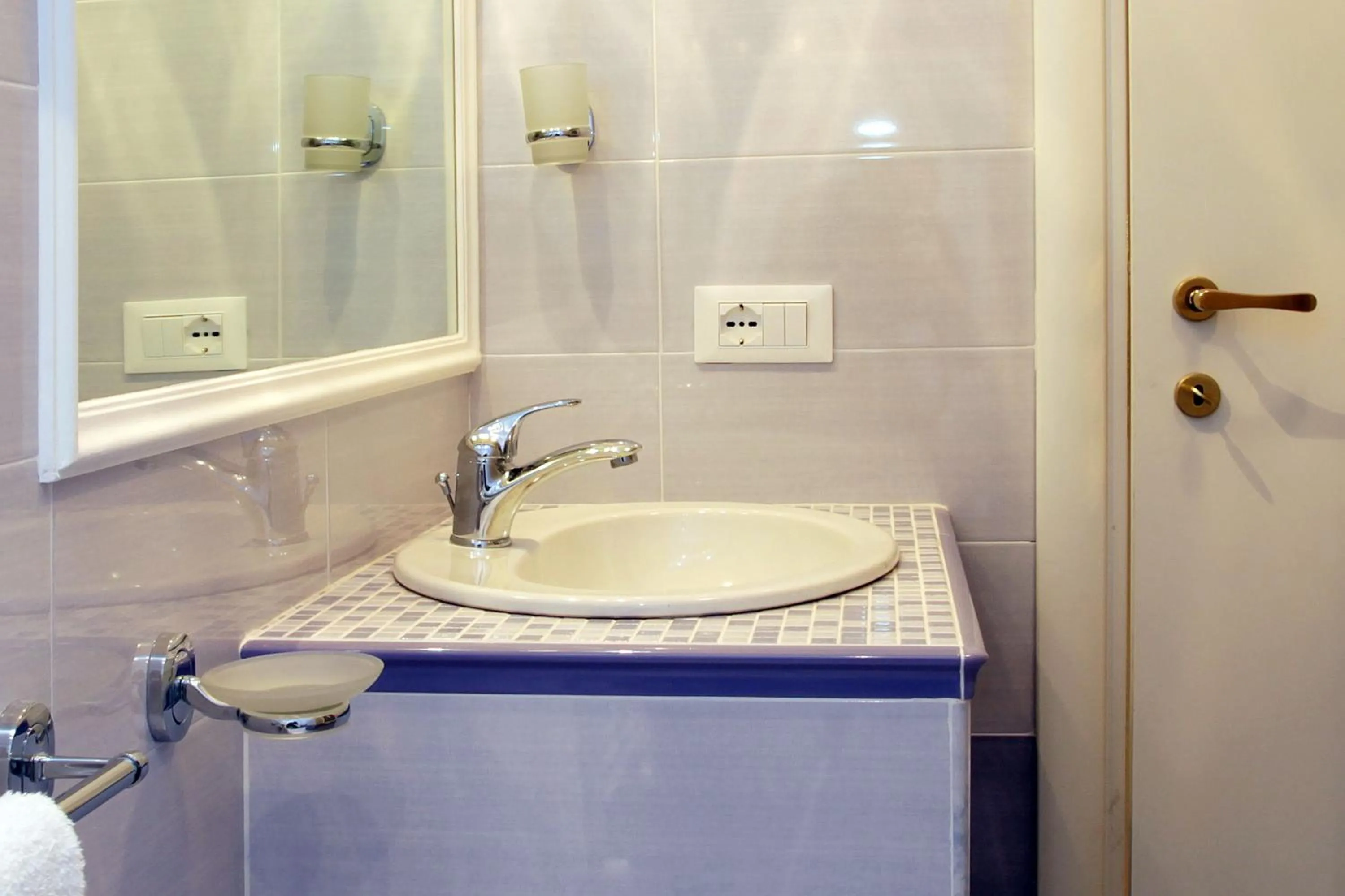 Bathroom in Angels In Rome