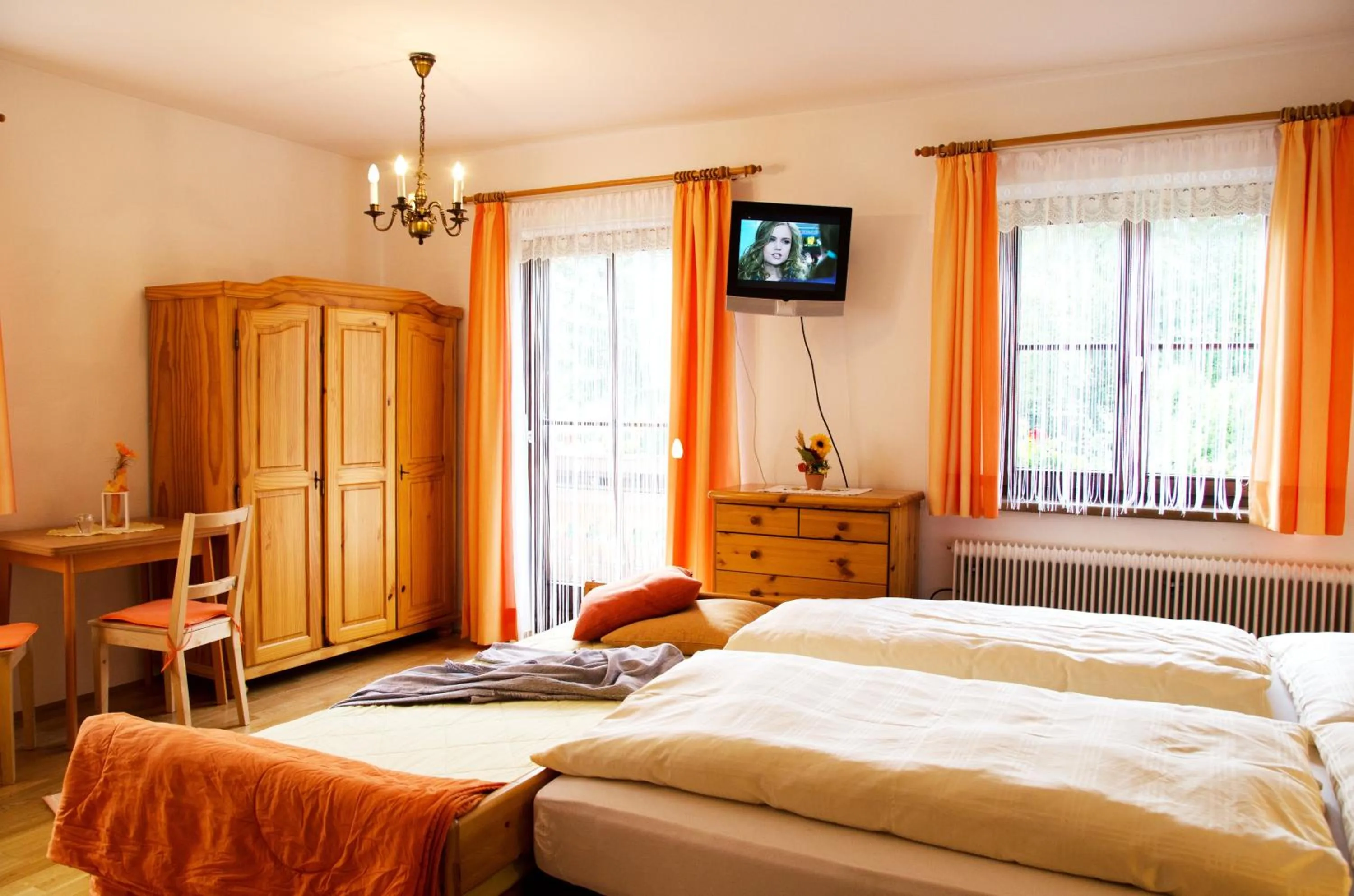 Studio Apartment (3 Adults) - single occupancy in Scheibenhof