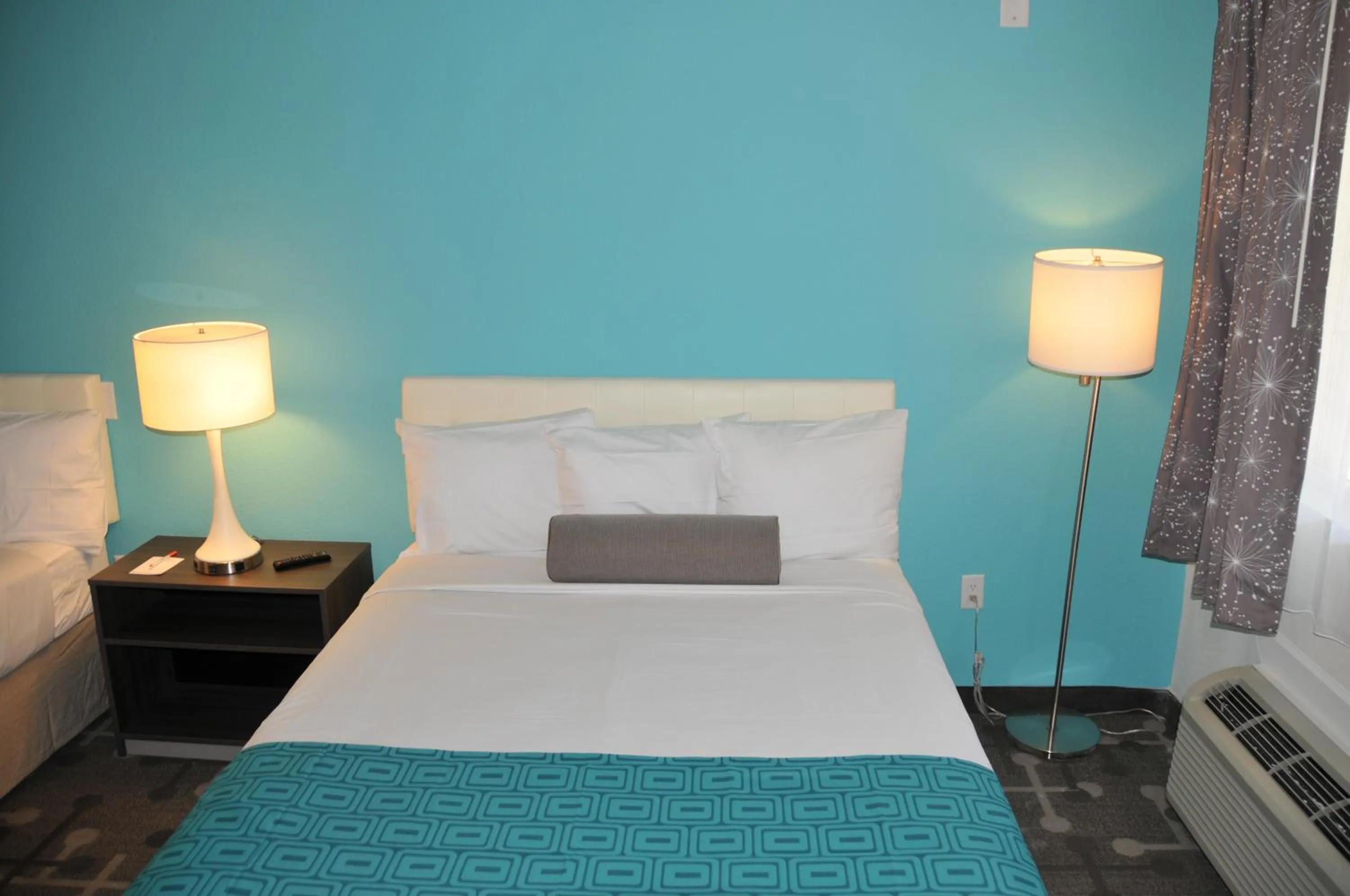 Bedroom, Bed in Howard Johnson by Wyndham Florence