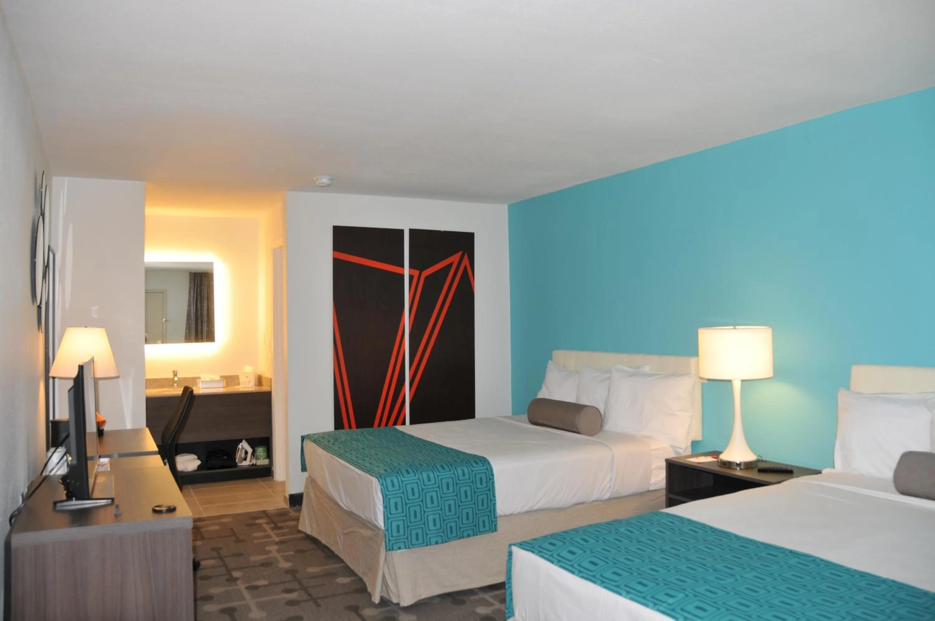 Bedroom, Bed in Howard Johnson by Wyndham Florence