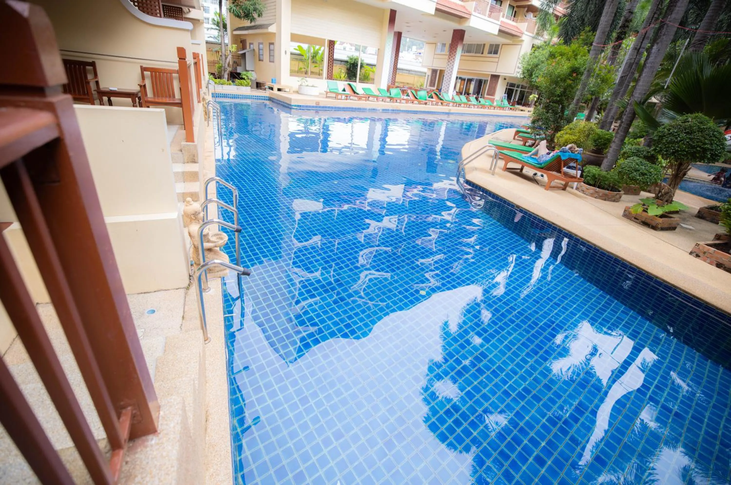 Baumanburi Hotel Patong