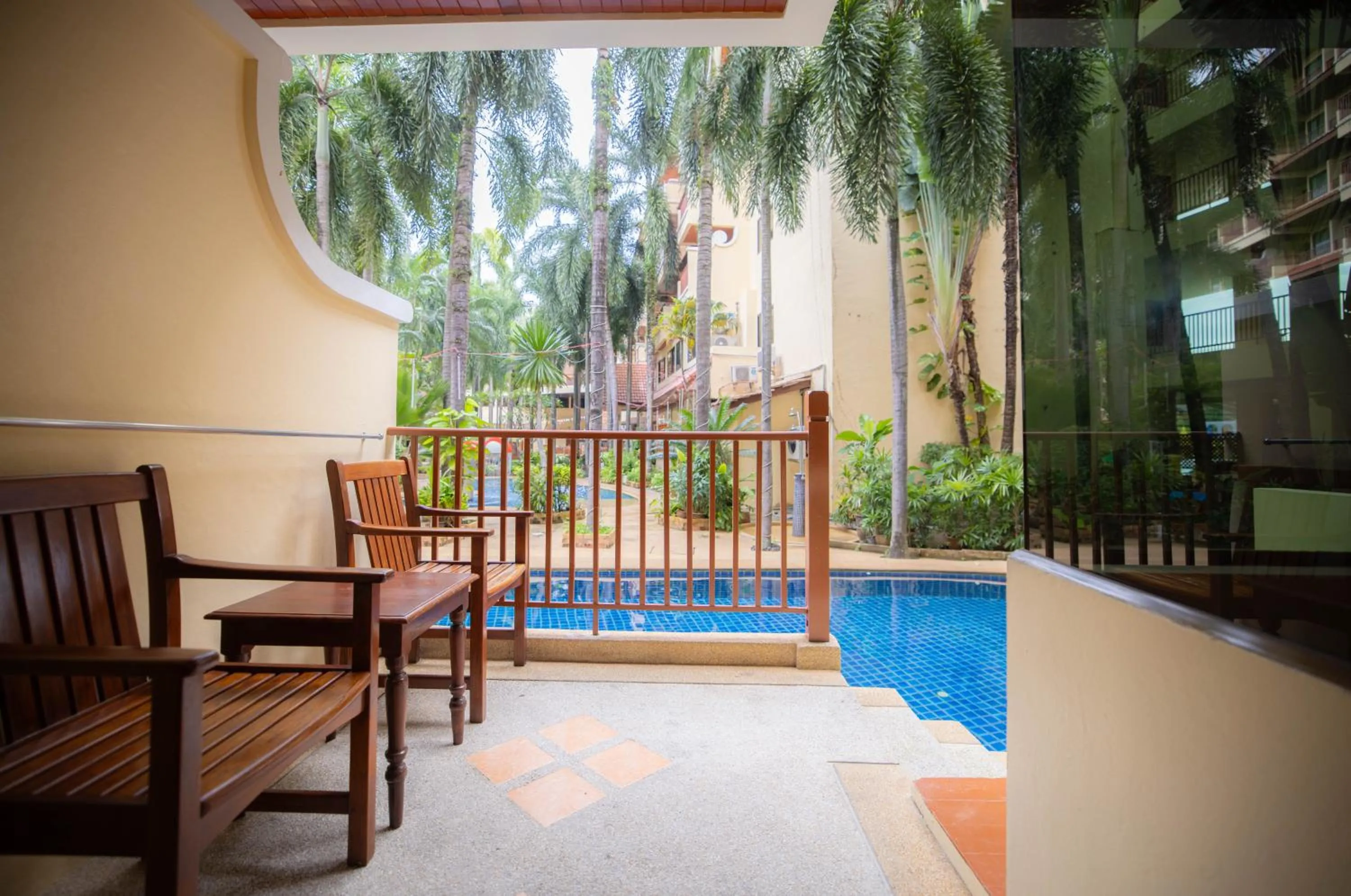 Baumanburi Hotel Patong