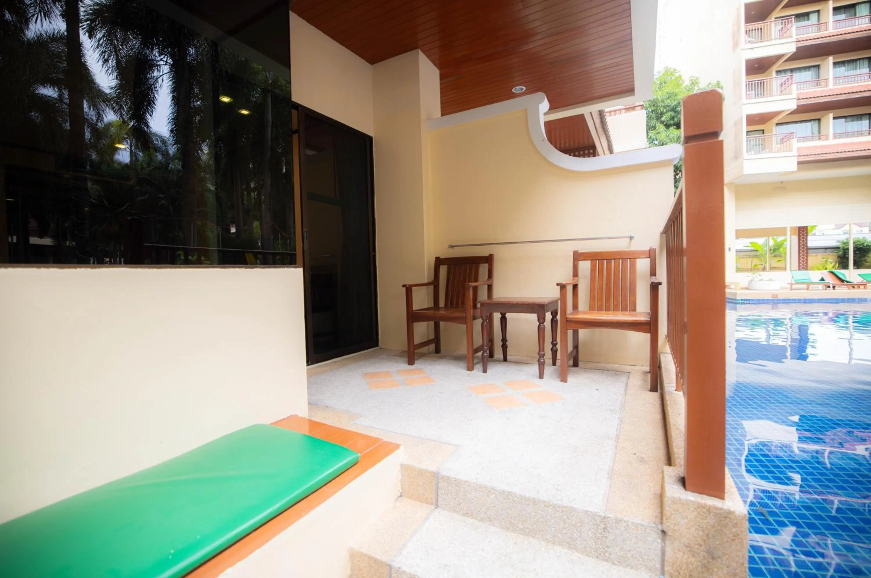 Baumanburi Hotel Patong