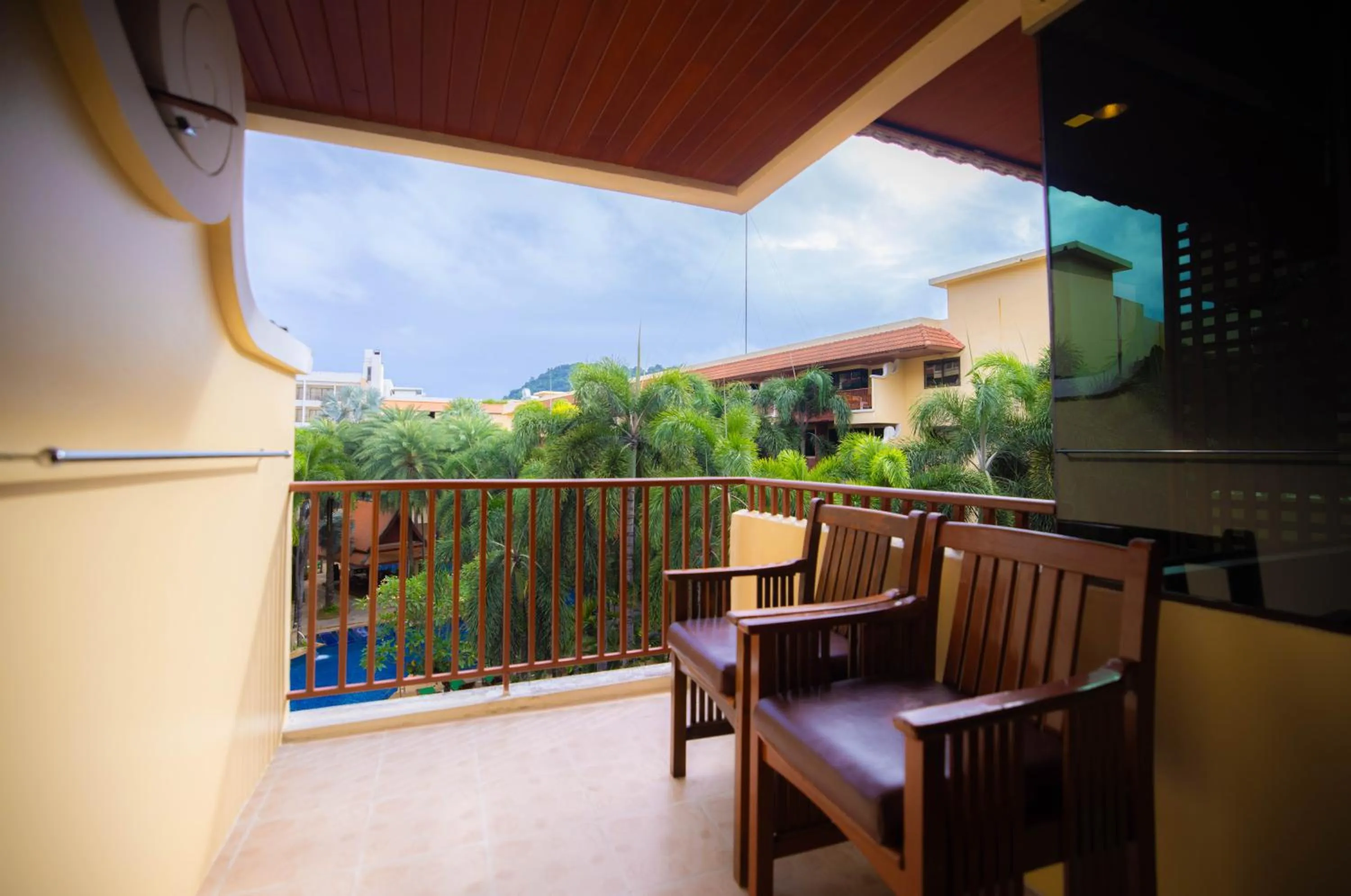 Baumanburi Hotel Patong