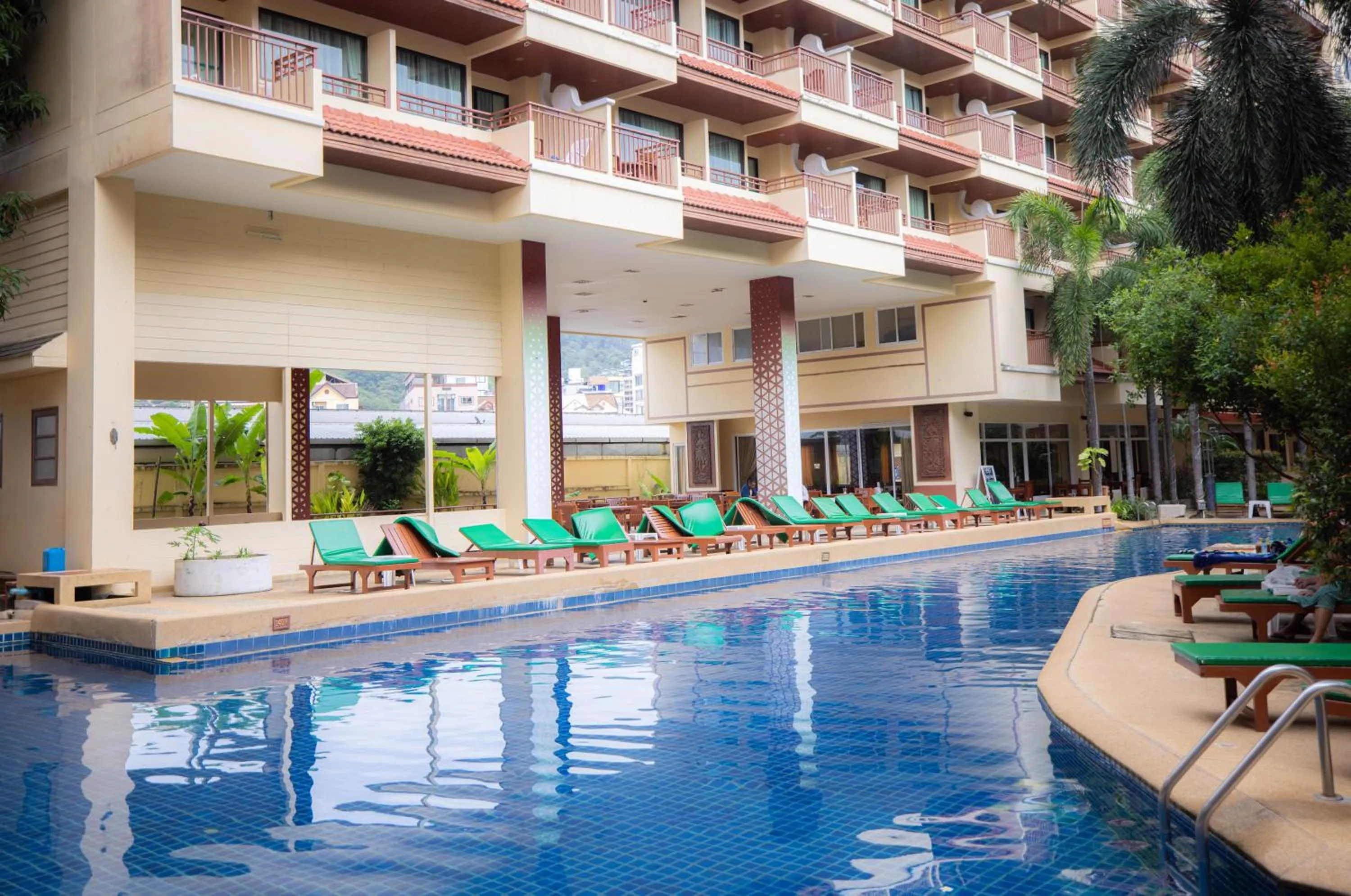 Baumanburi Hotel Patong