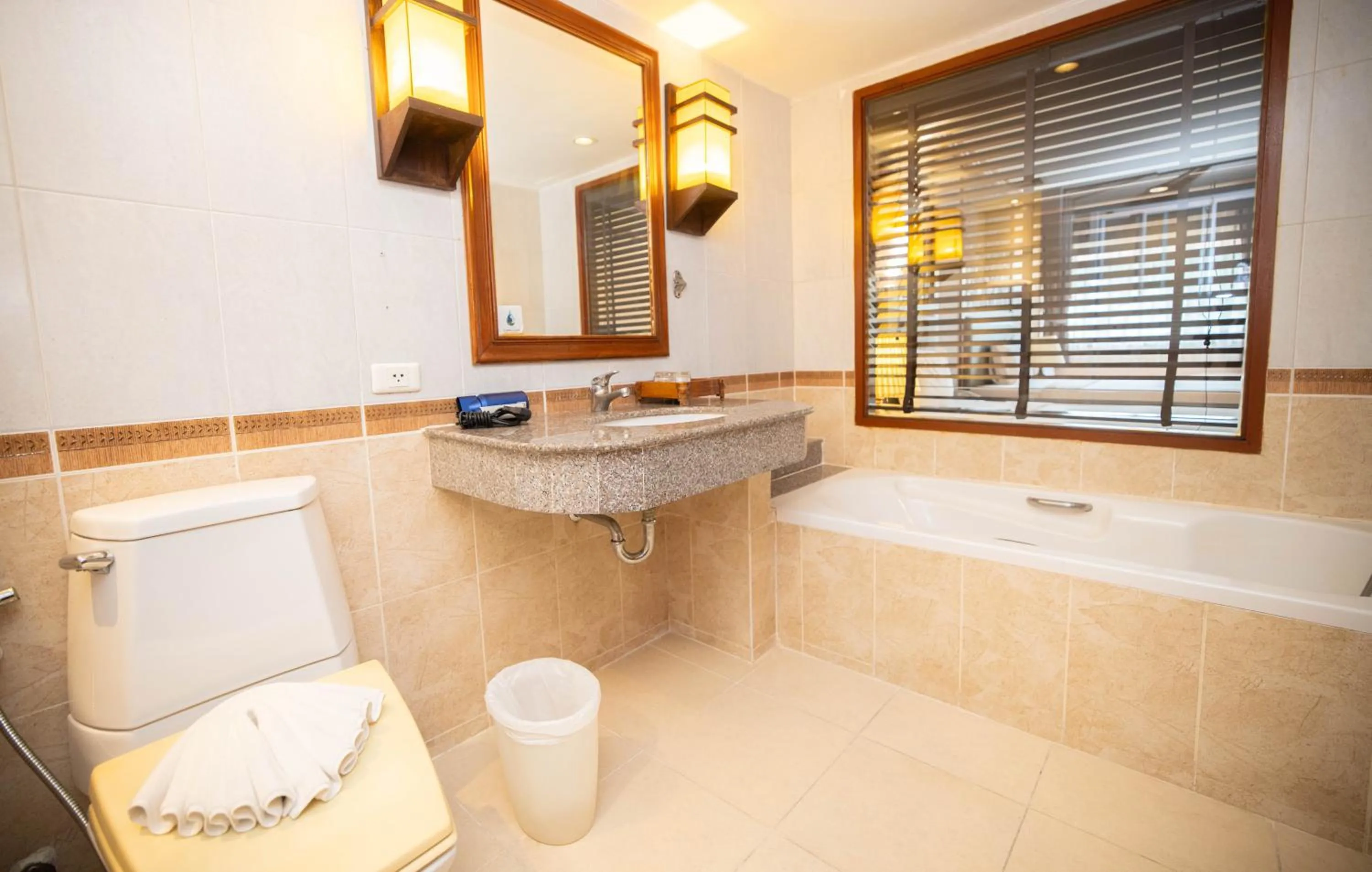 Baumanburi Hotel Patong