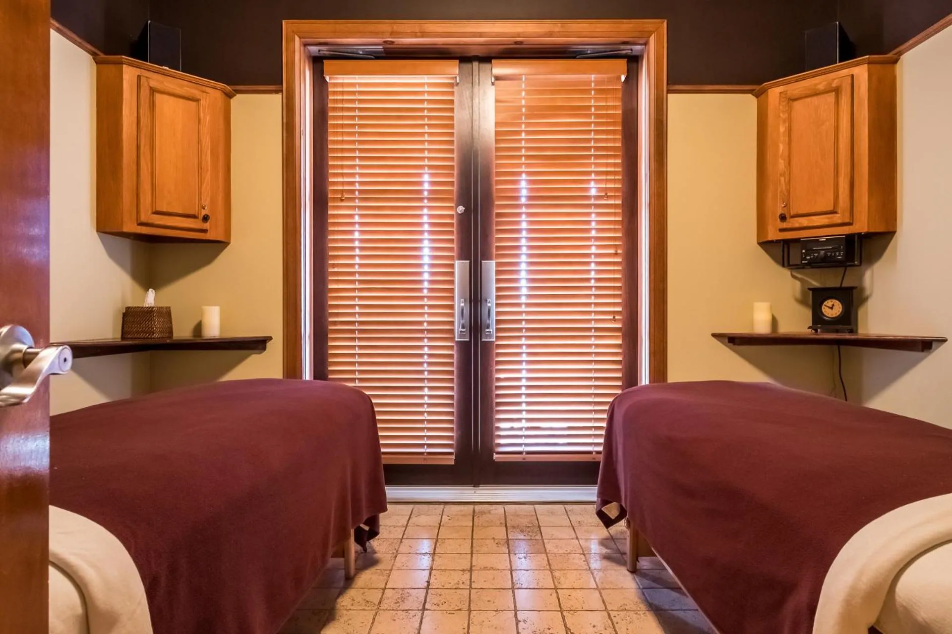 Massage, Bed in Hotel Quintessence