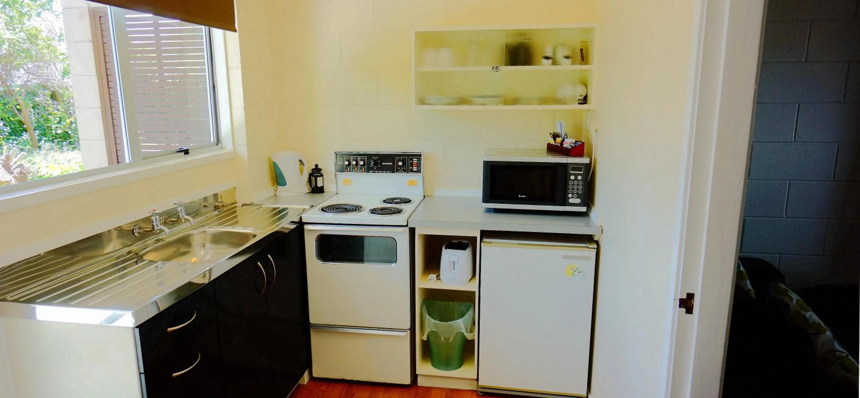 Kitchen or kitchenette in Waihi Motel