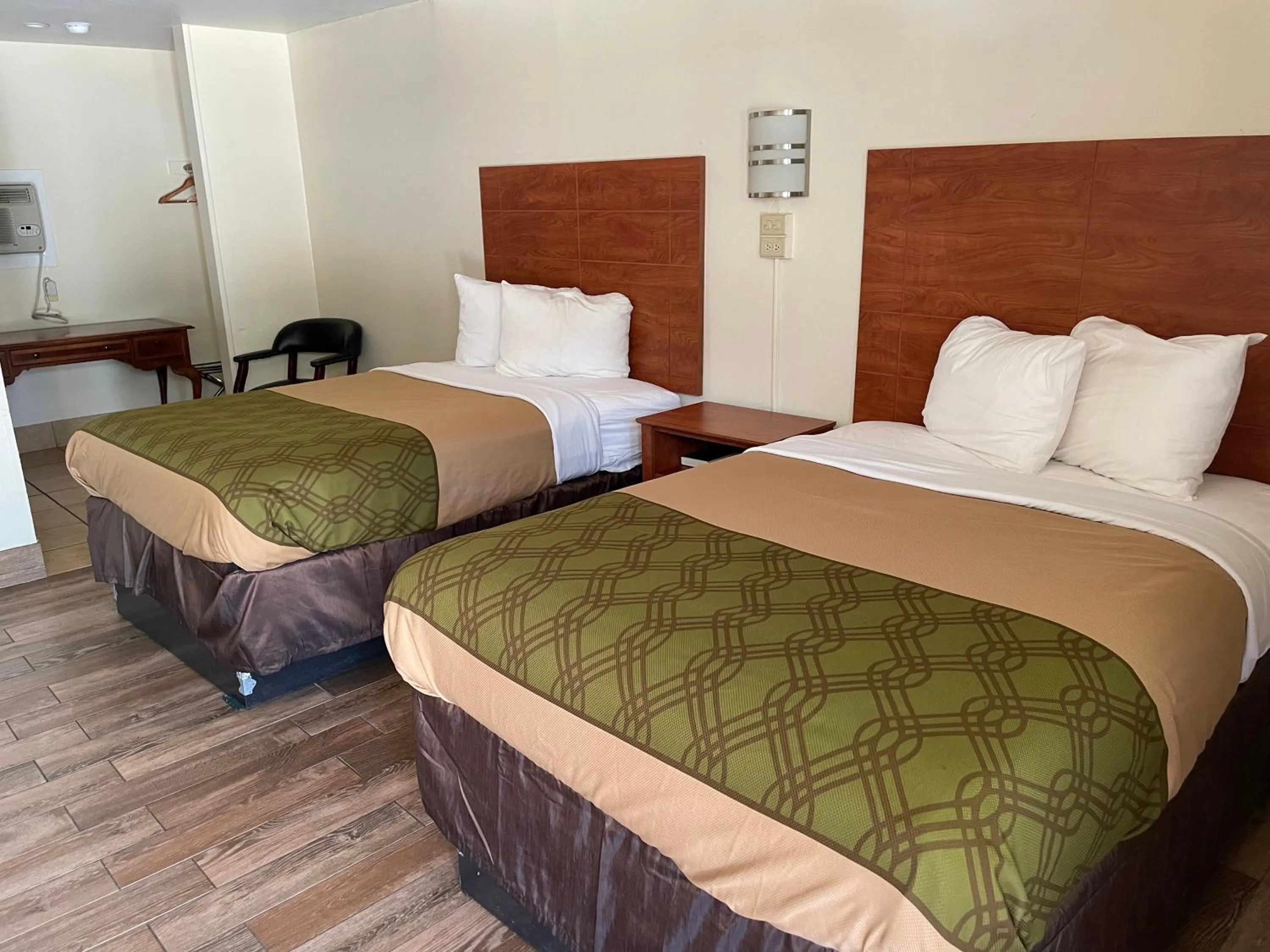 Bed in Evergreen Inn and R.V.