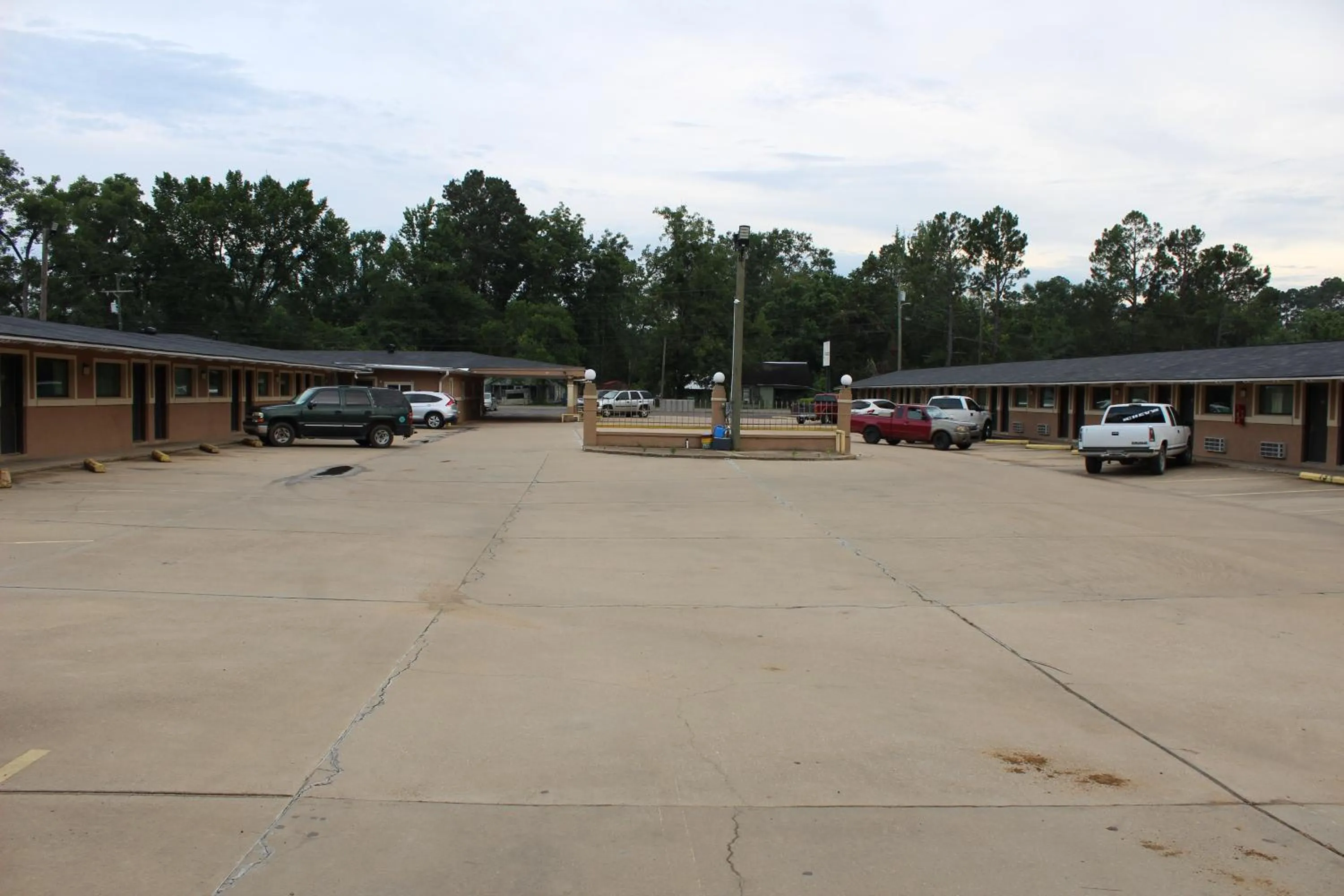 Parking in Evergreen Inn and R.V.