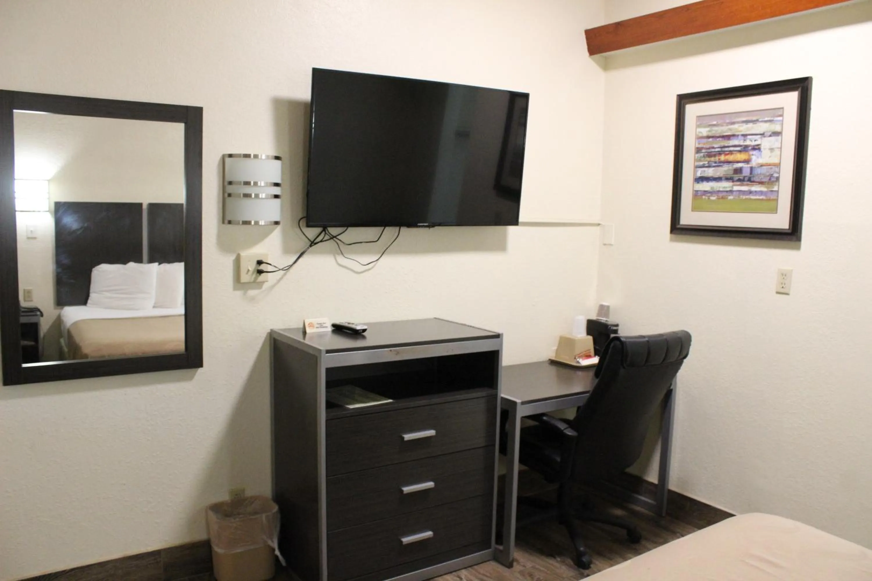 Evergreen Inn and R.V.