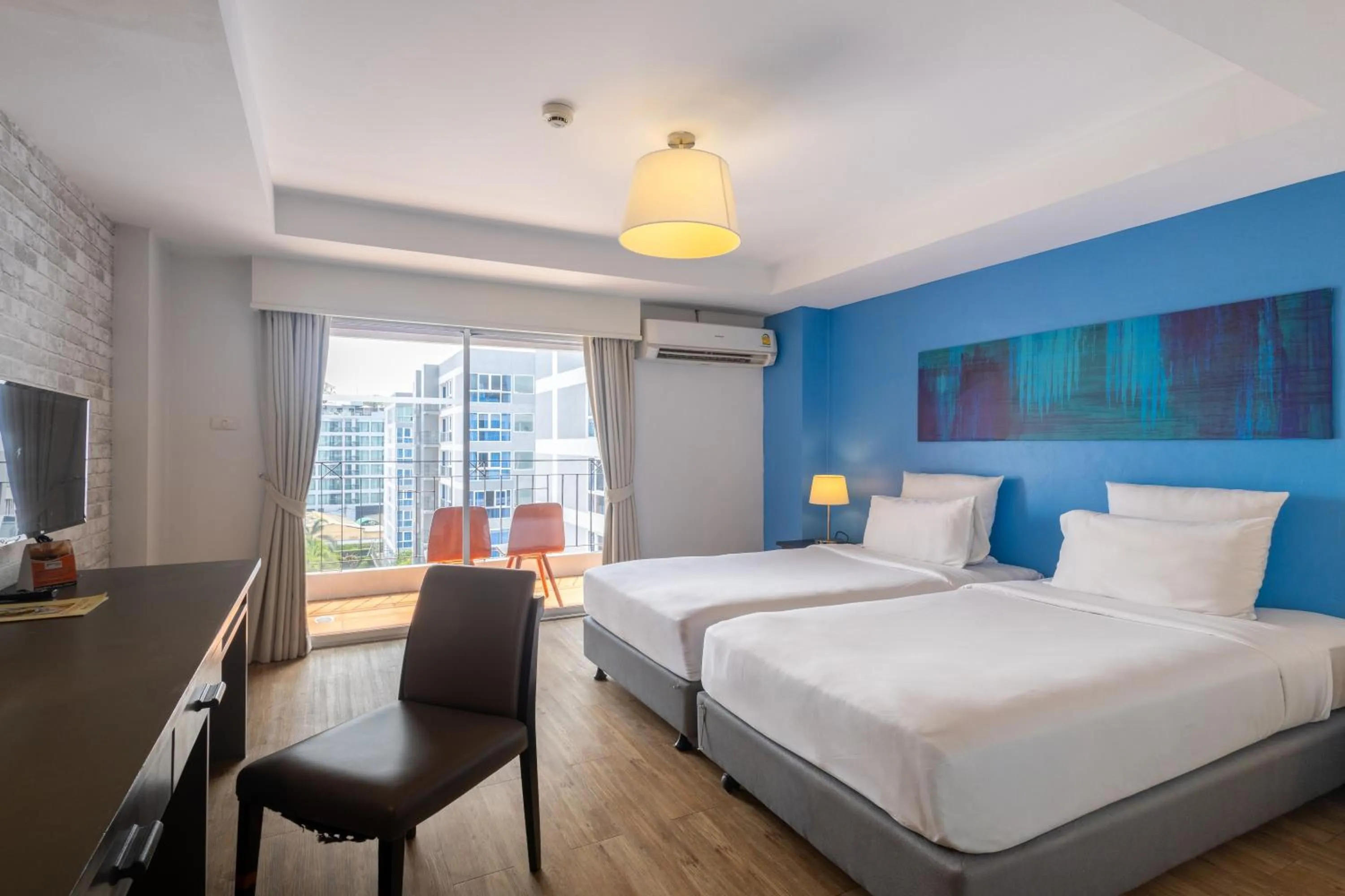 Bed in Journeyhub Pattaya Central