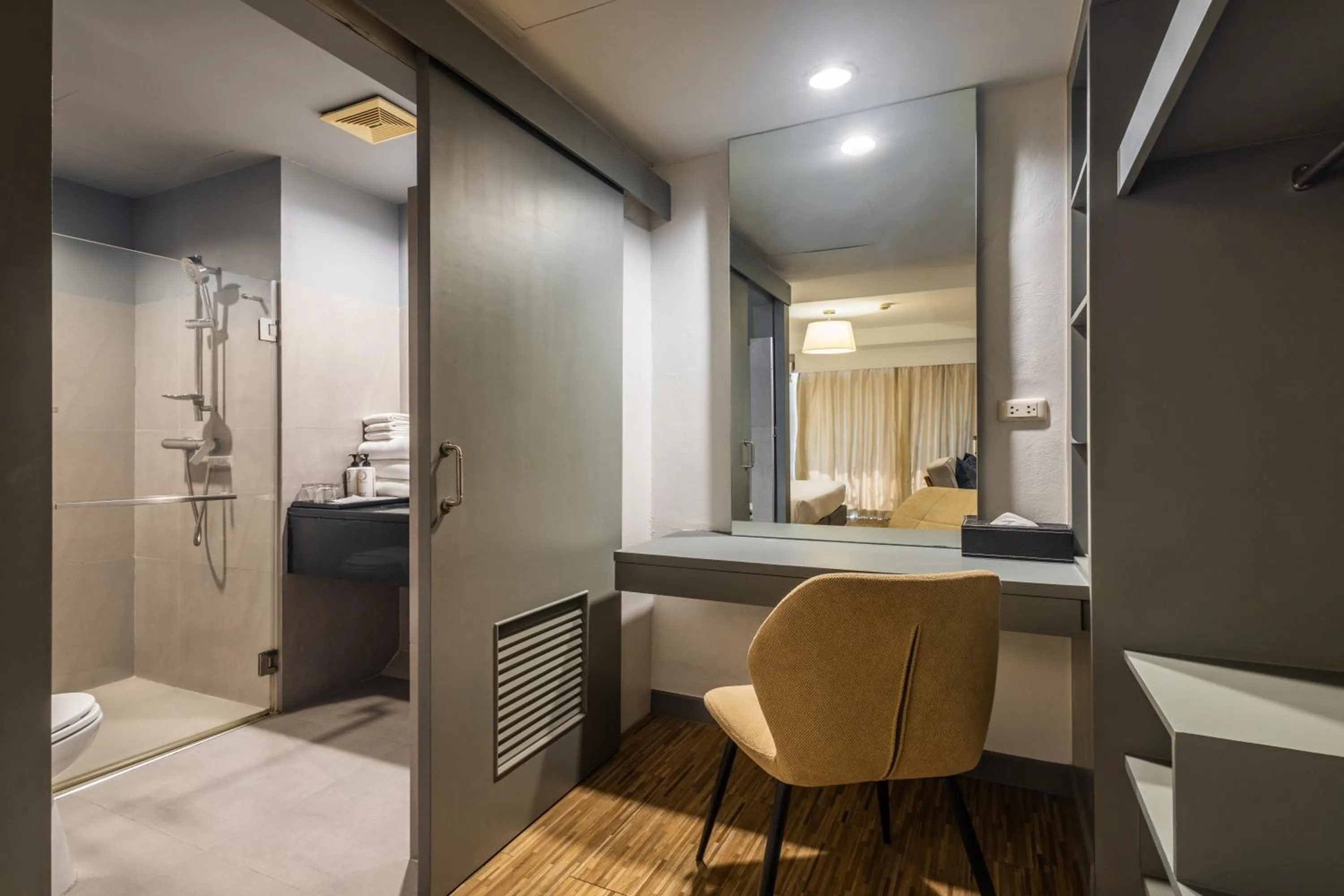 Bed in Journeyhub Pattaya Central