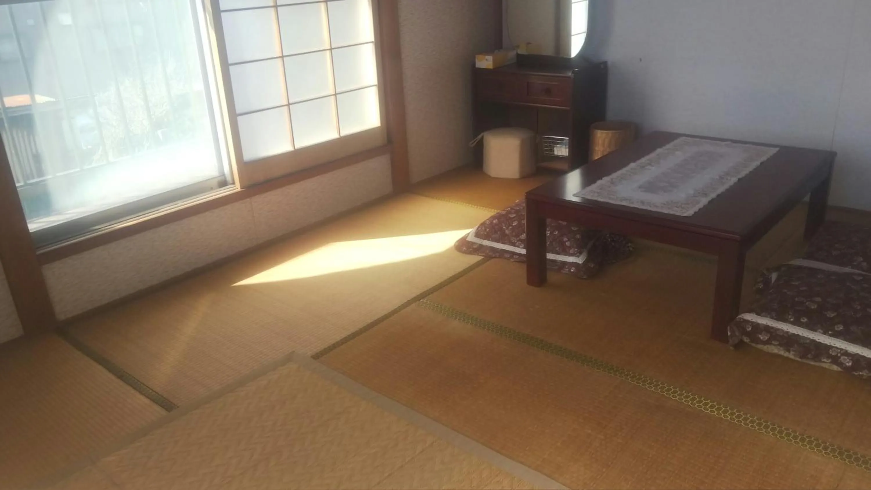 Minshuku Kaikazari Kunnui