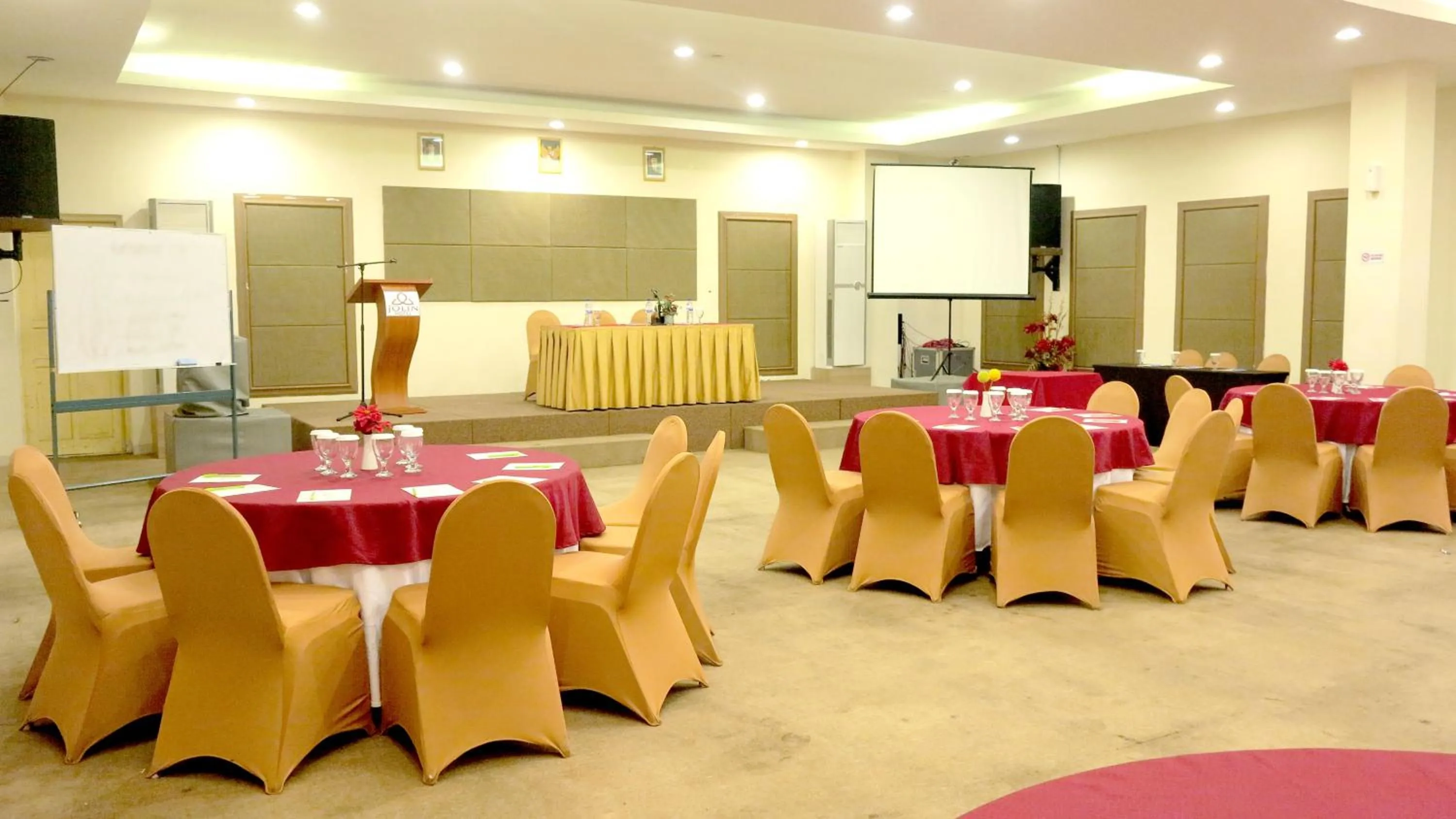 Banquet/Function facilities in Hotel Jolin