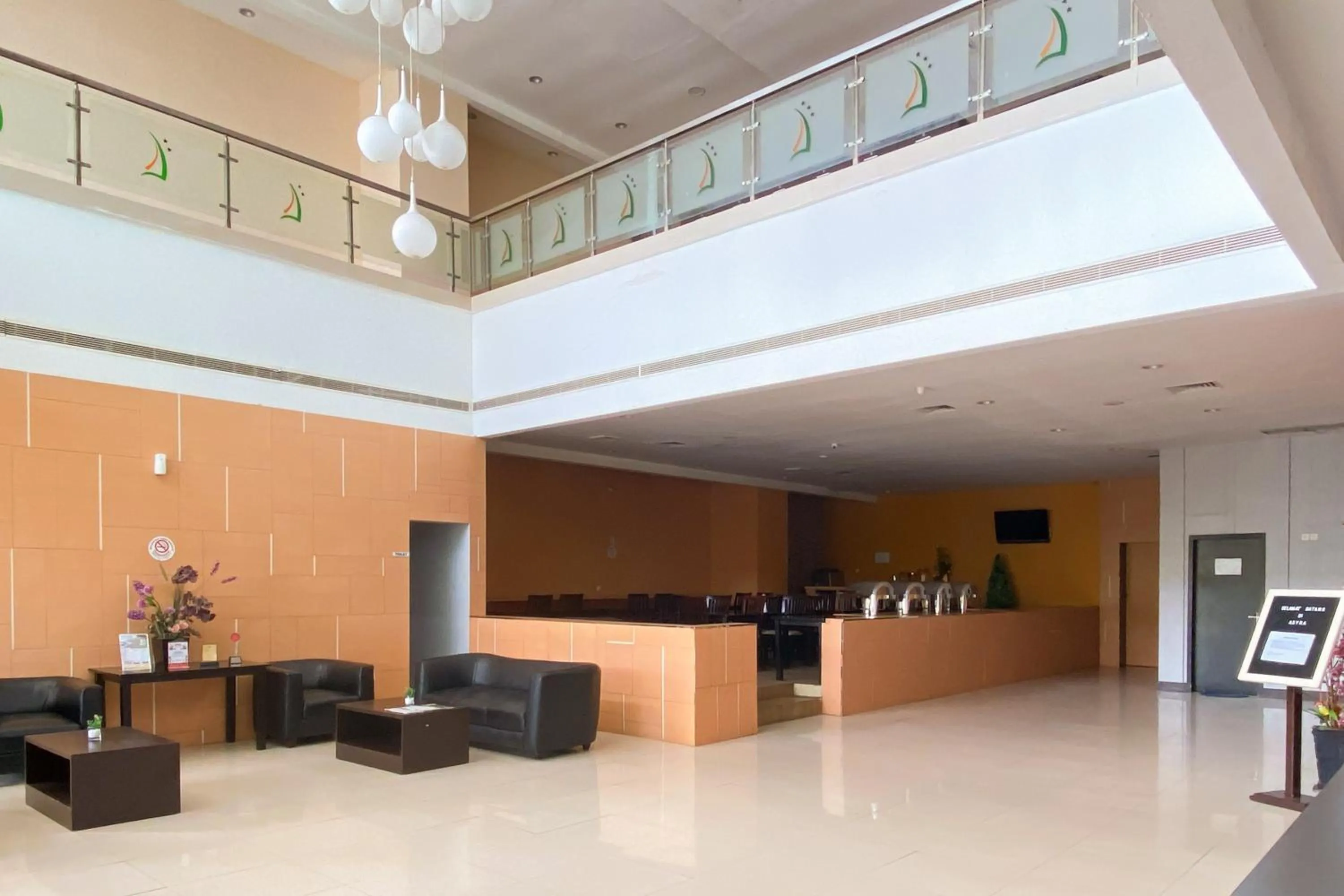 Seating area in Capital O 472 Hotel Asyra