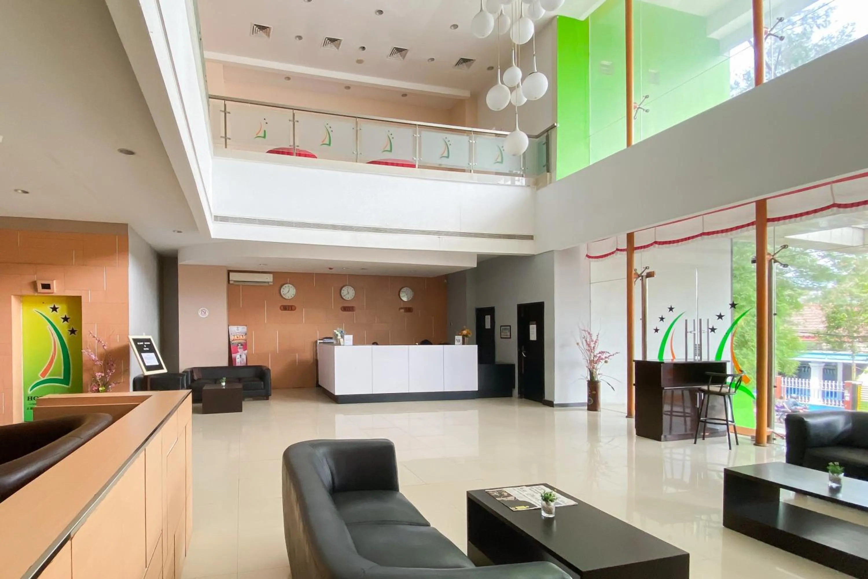 Lobby or reception in Capital O 472 Hotel Asyra