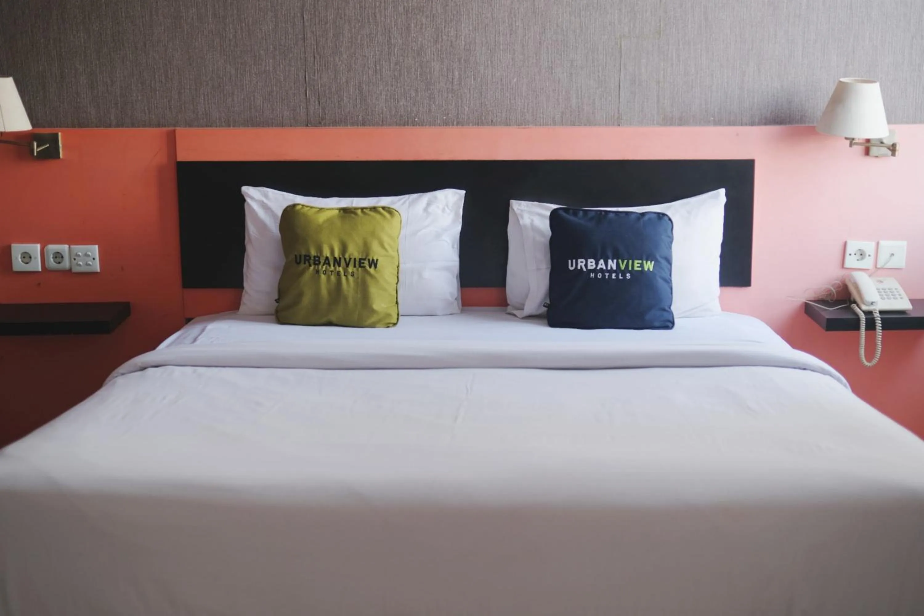 Bedroom, Bed in Urbanview Hotel Asyra Makassar