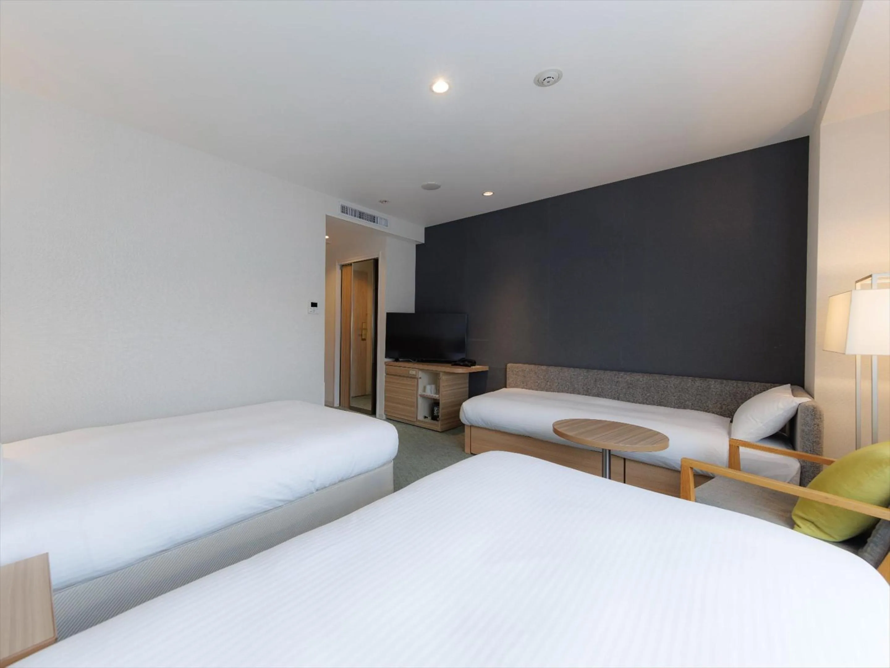 Photo of the whole room, Bed in JR Kyushu Hotel Kagoshima