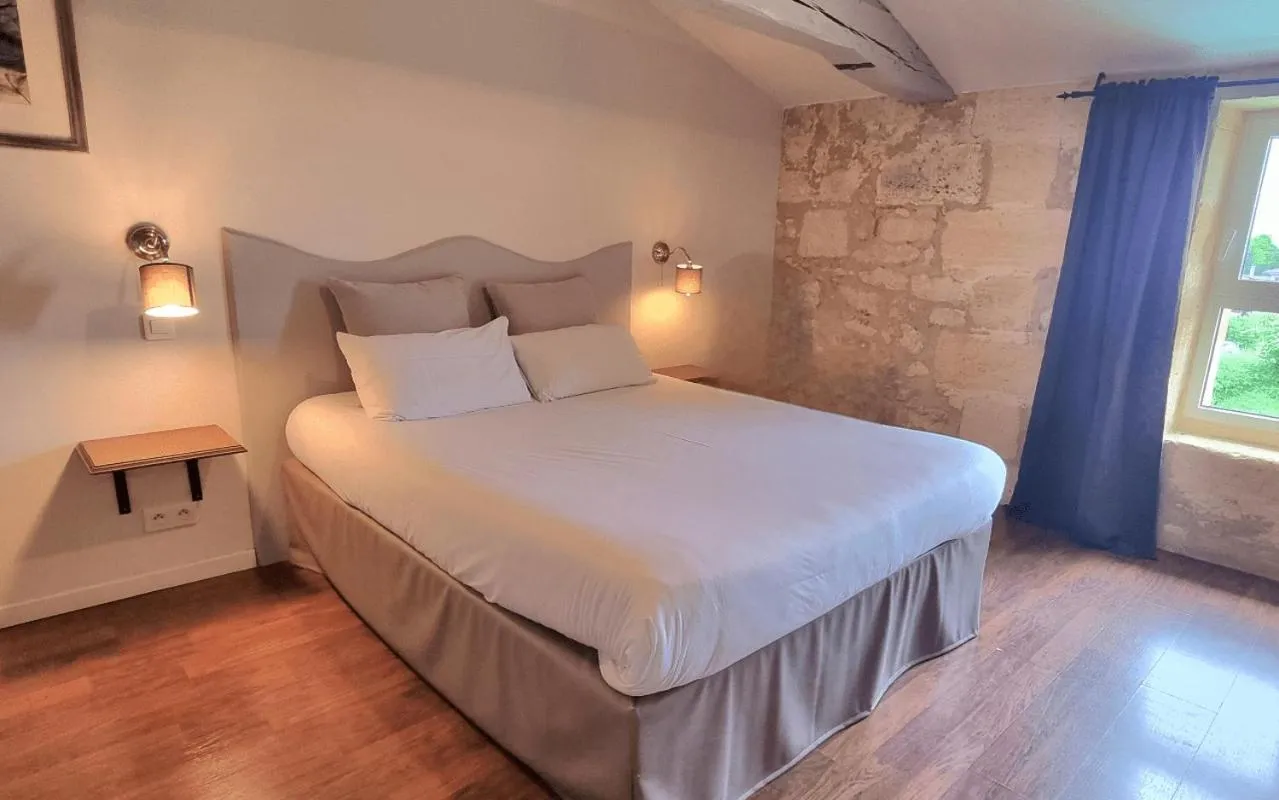 Bed in Demeures & Château - Fleur de Roques - Puisseguin Saint Emilion