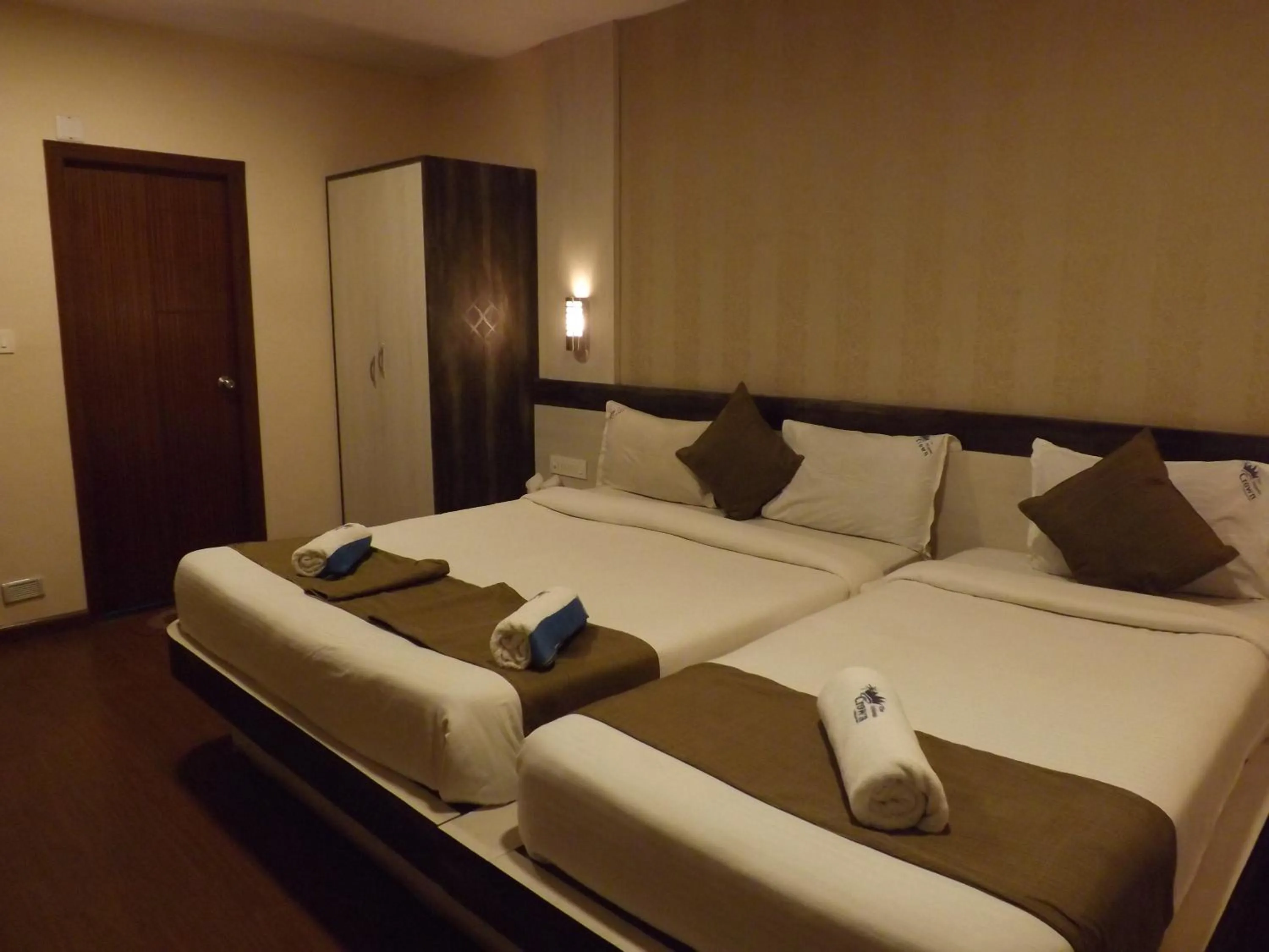 Bed in The Majestic Crown