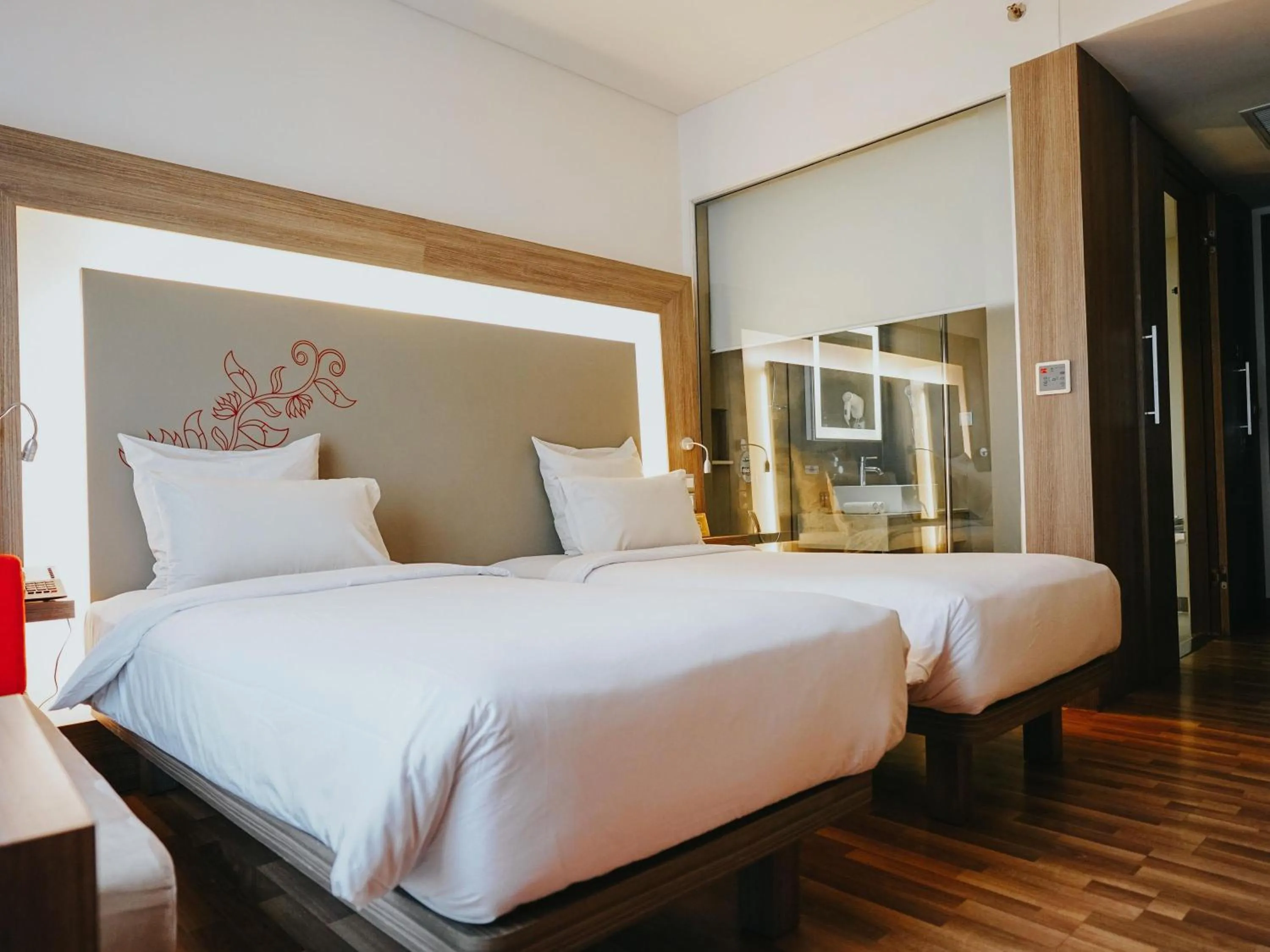 Bedroom, Bed in Novotel Banjarmasin Airport