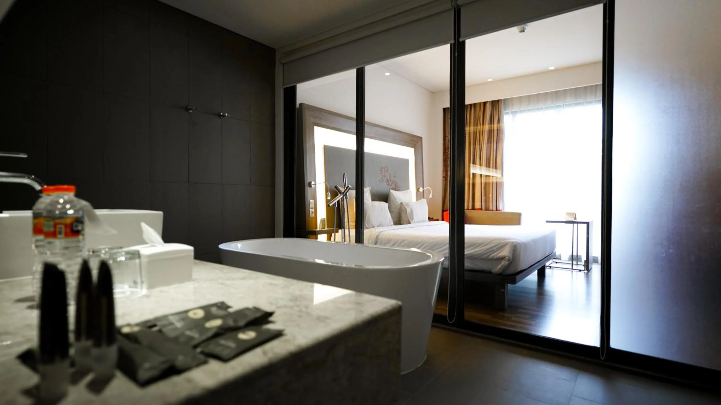 Bathroom, Bed in Novotel Banjarmasin Airport