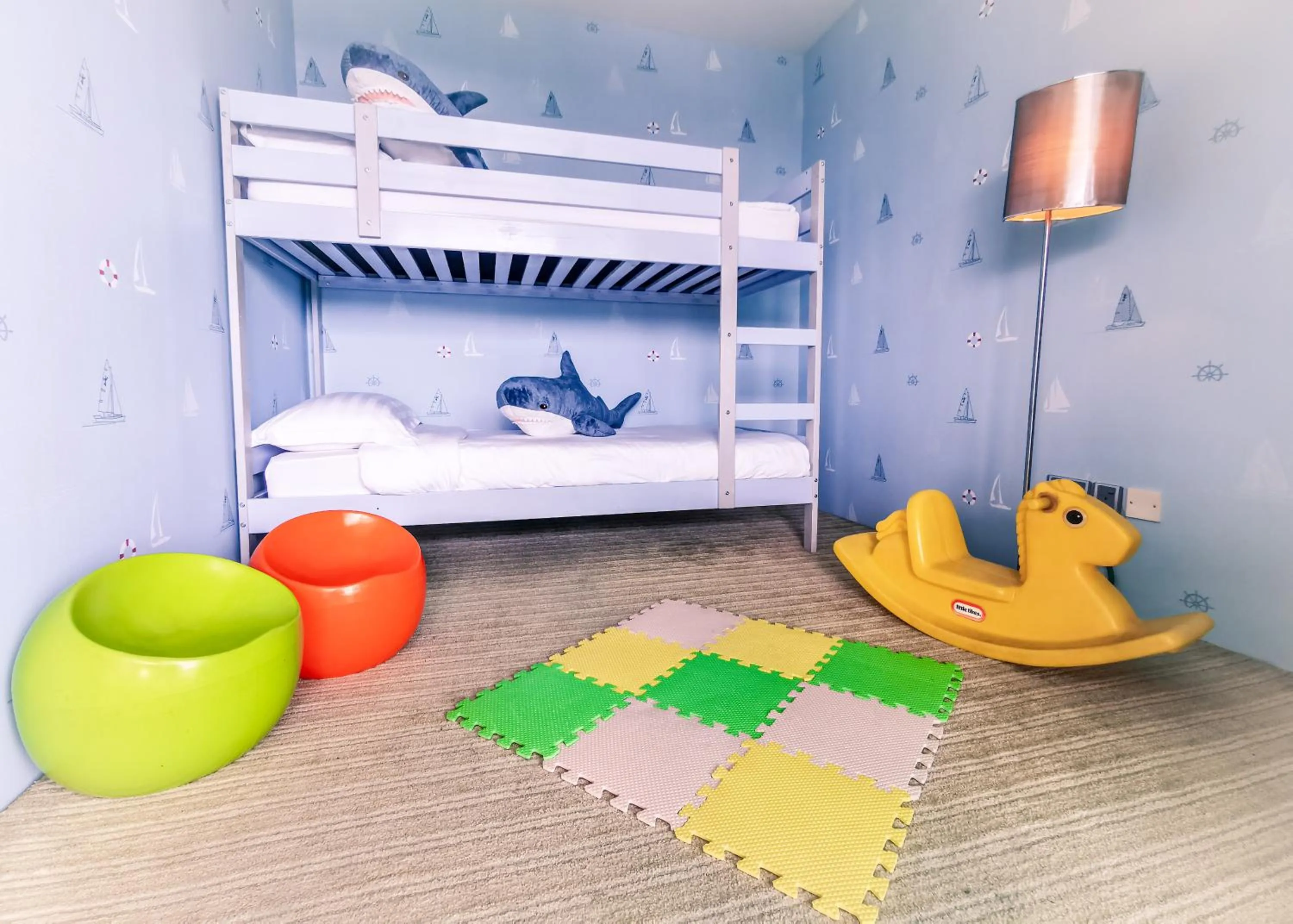 bunk bed, Bed in ONE15 Marina Sentosa Cove Singapore