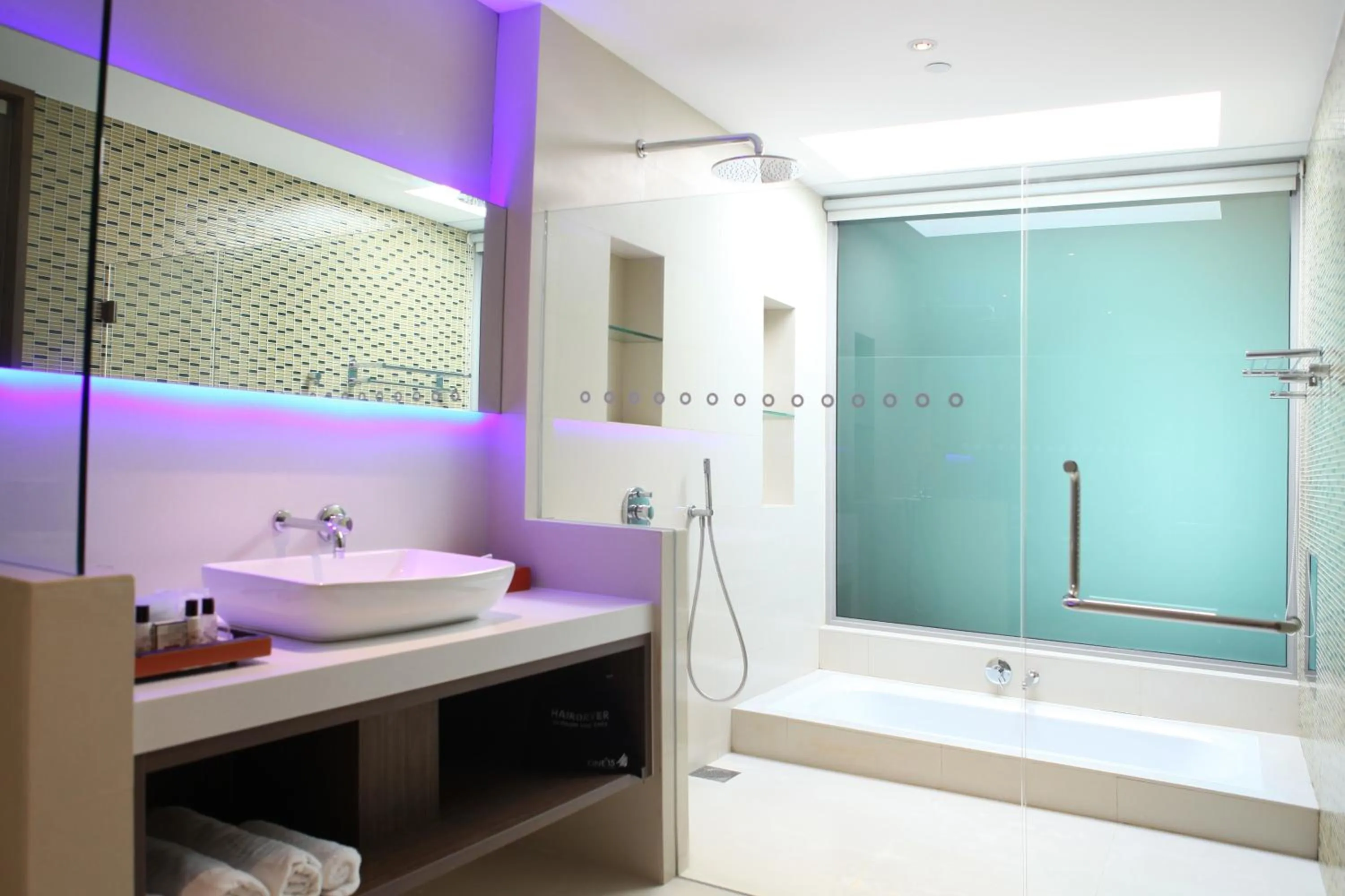 Toilet in ONE15 Marina Sentosa Cove Singapore