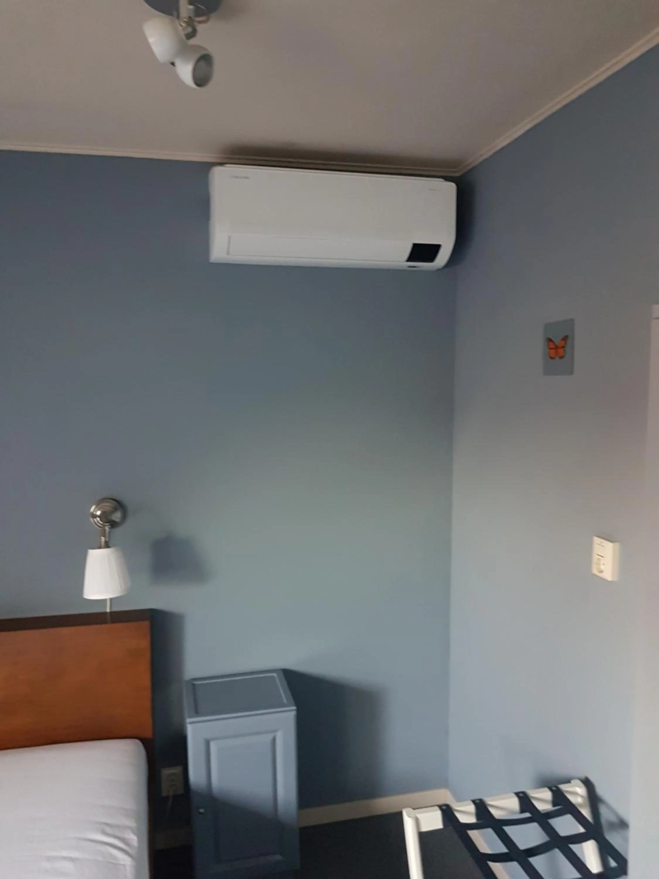 air conditioner in Bij ons op 20