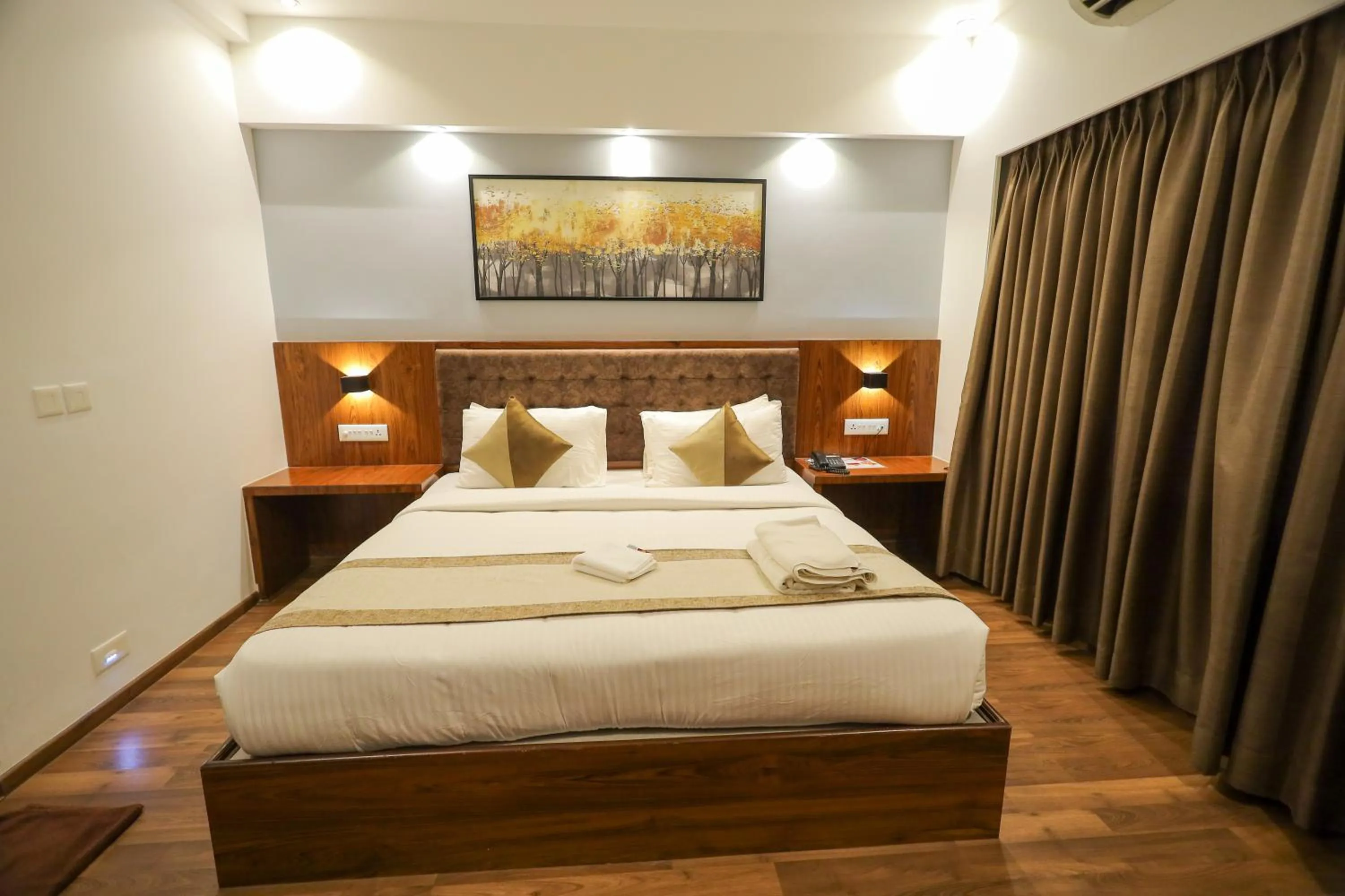 Bedroom, Bed in Metro Plaza Hotel by RAK Rooms, Mangaluru