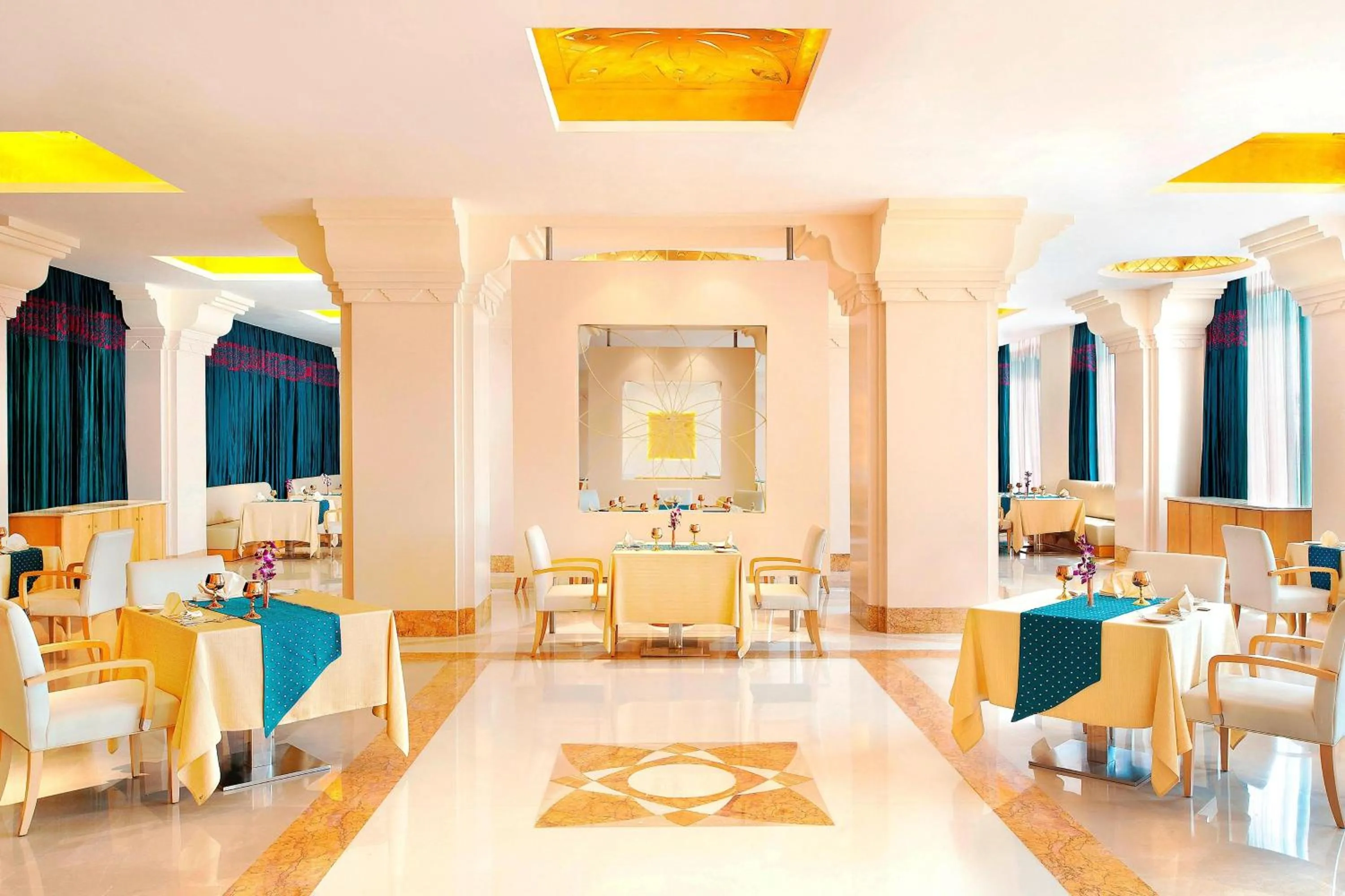 Restaurant/places to eat in Le Meridien Coimbatore