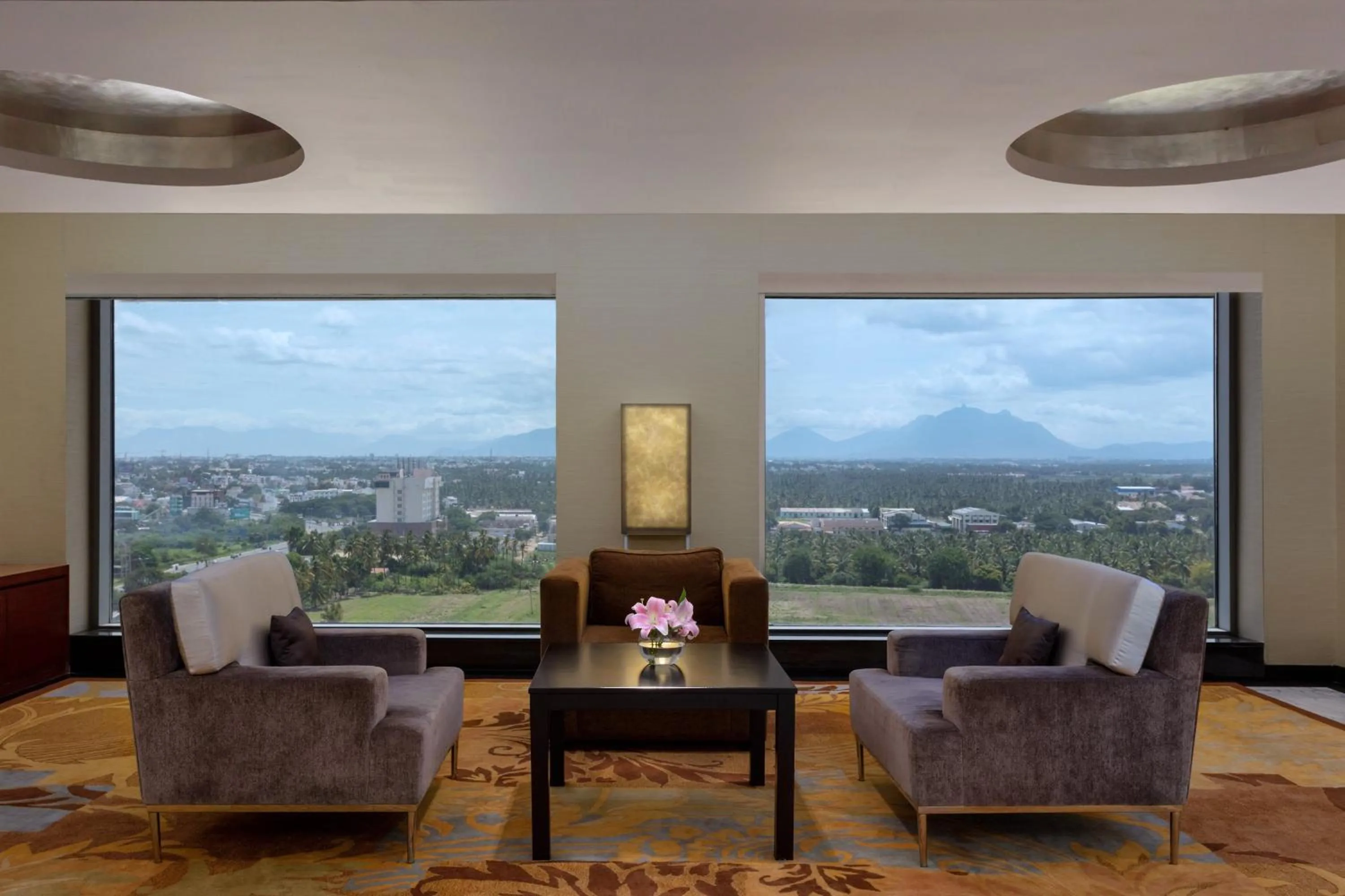 Living room in Le Meridien Coimbatore