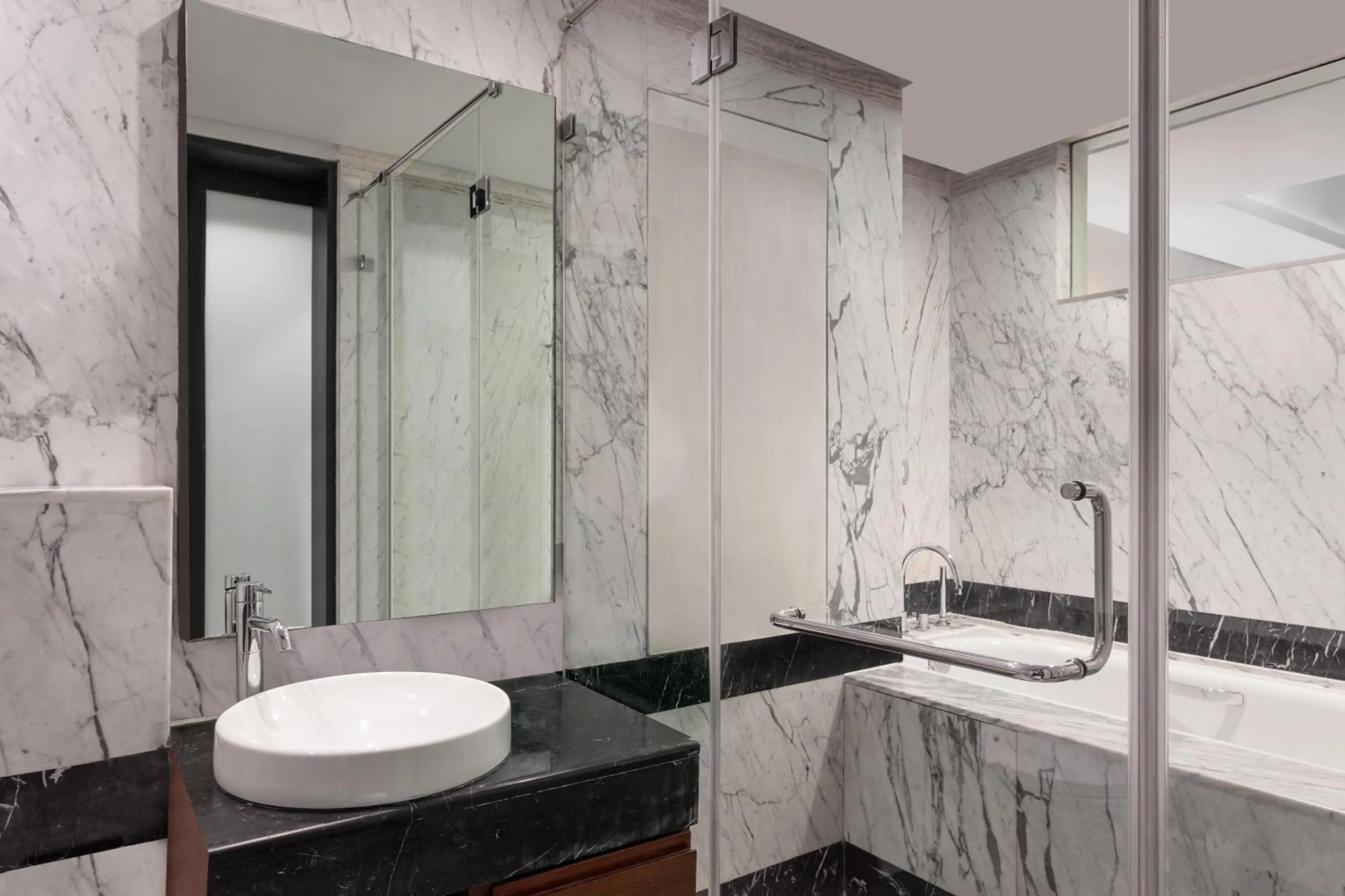 Bathroom in Le Meridien Coimbatore