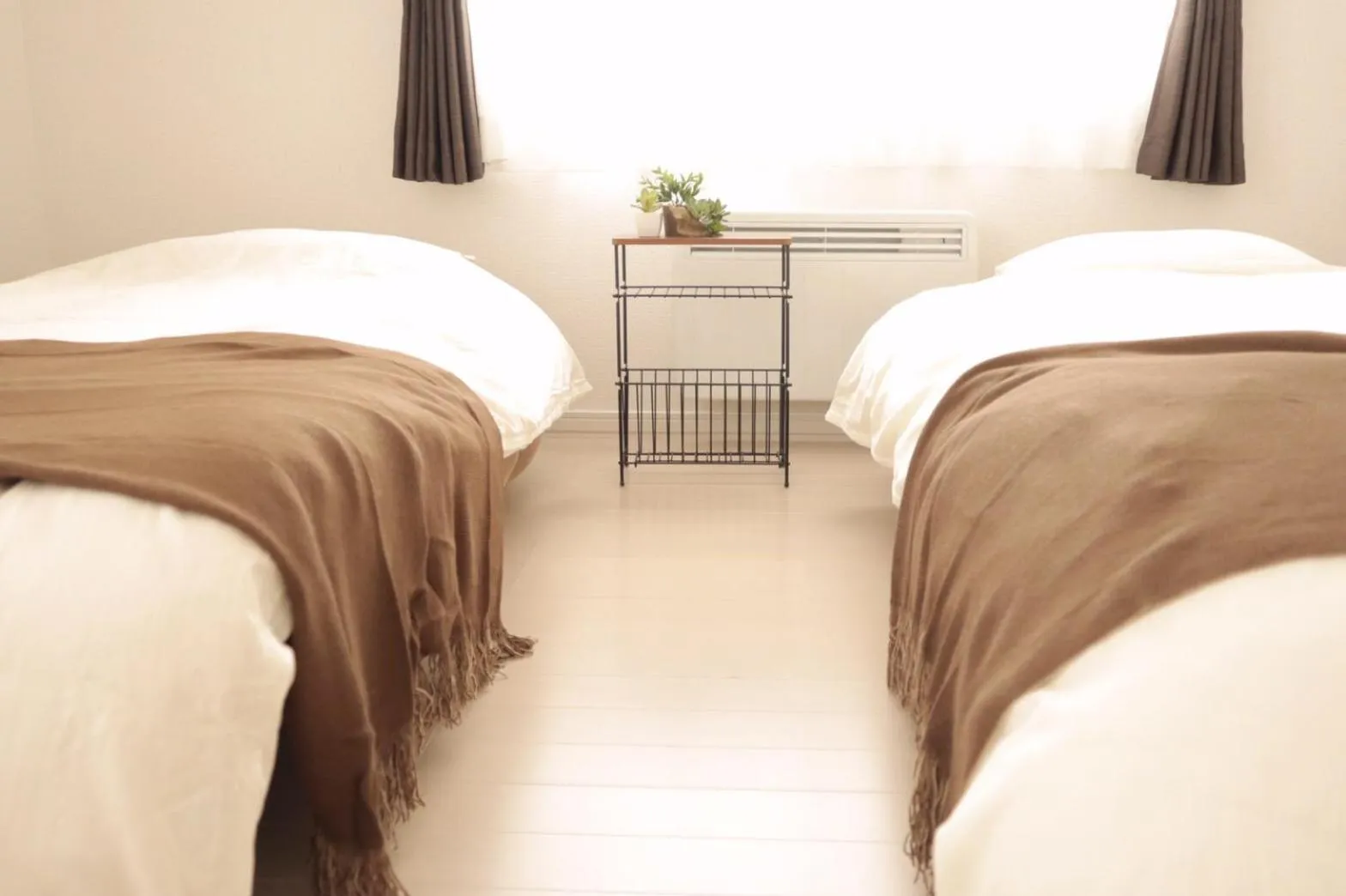 Bedroom, Bed in Bayside