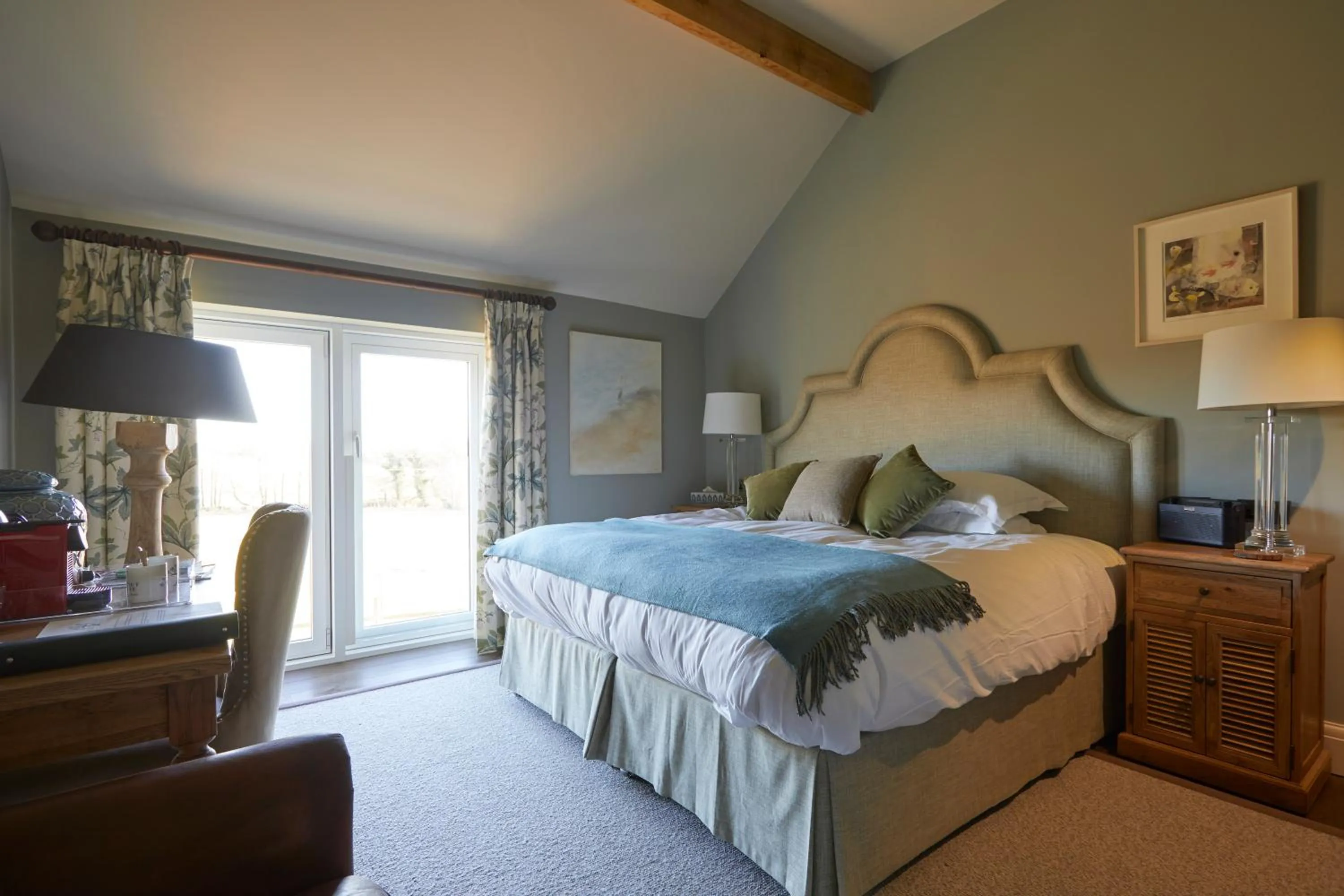 Bedroom, Bed in The Duncombe Arms