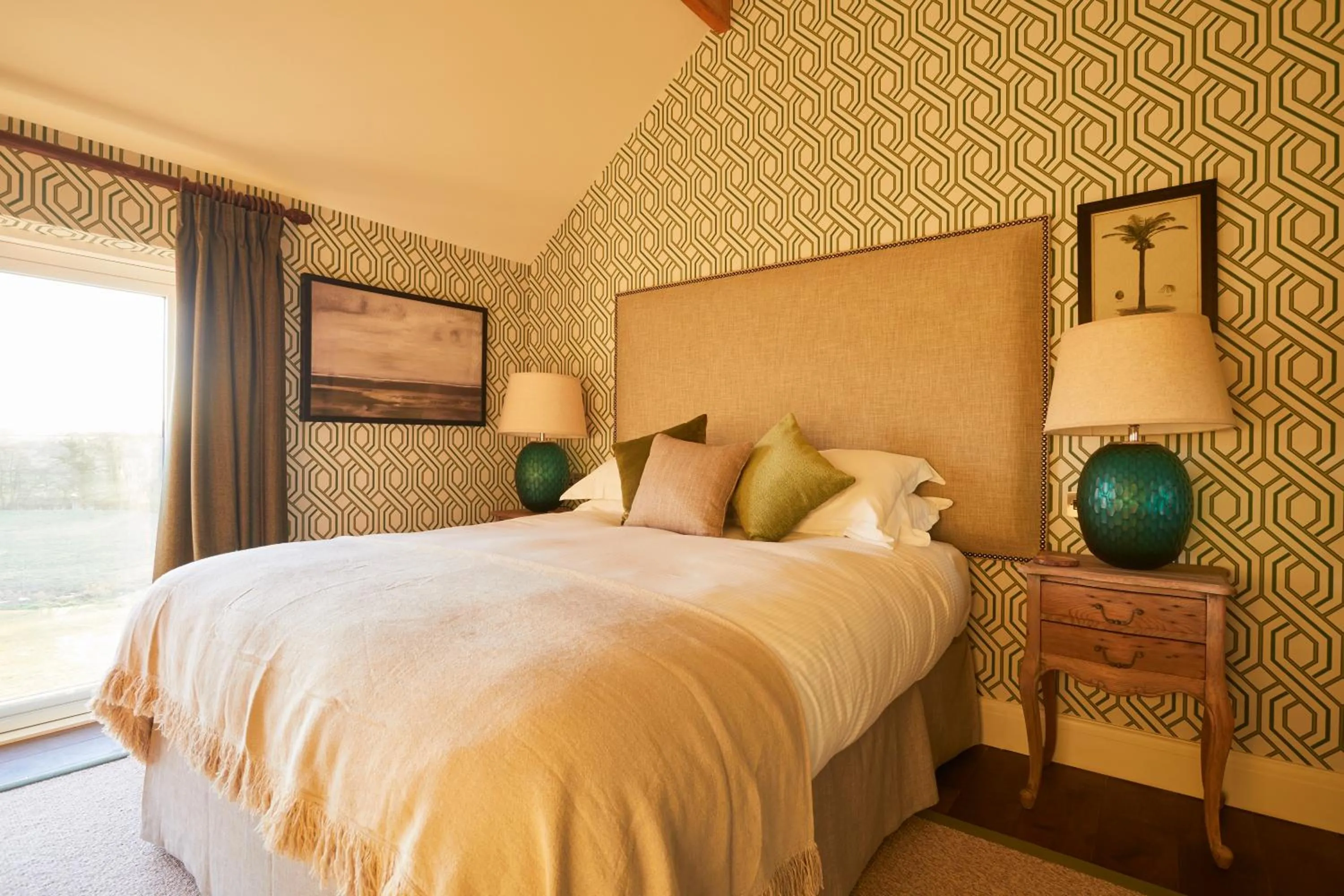 Bedroom, Bed in The Duncombe Arms