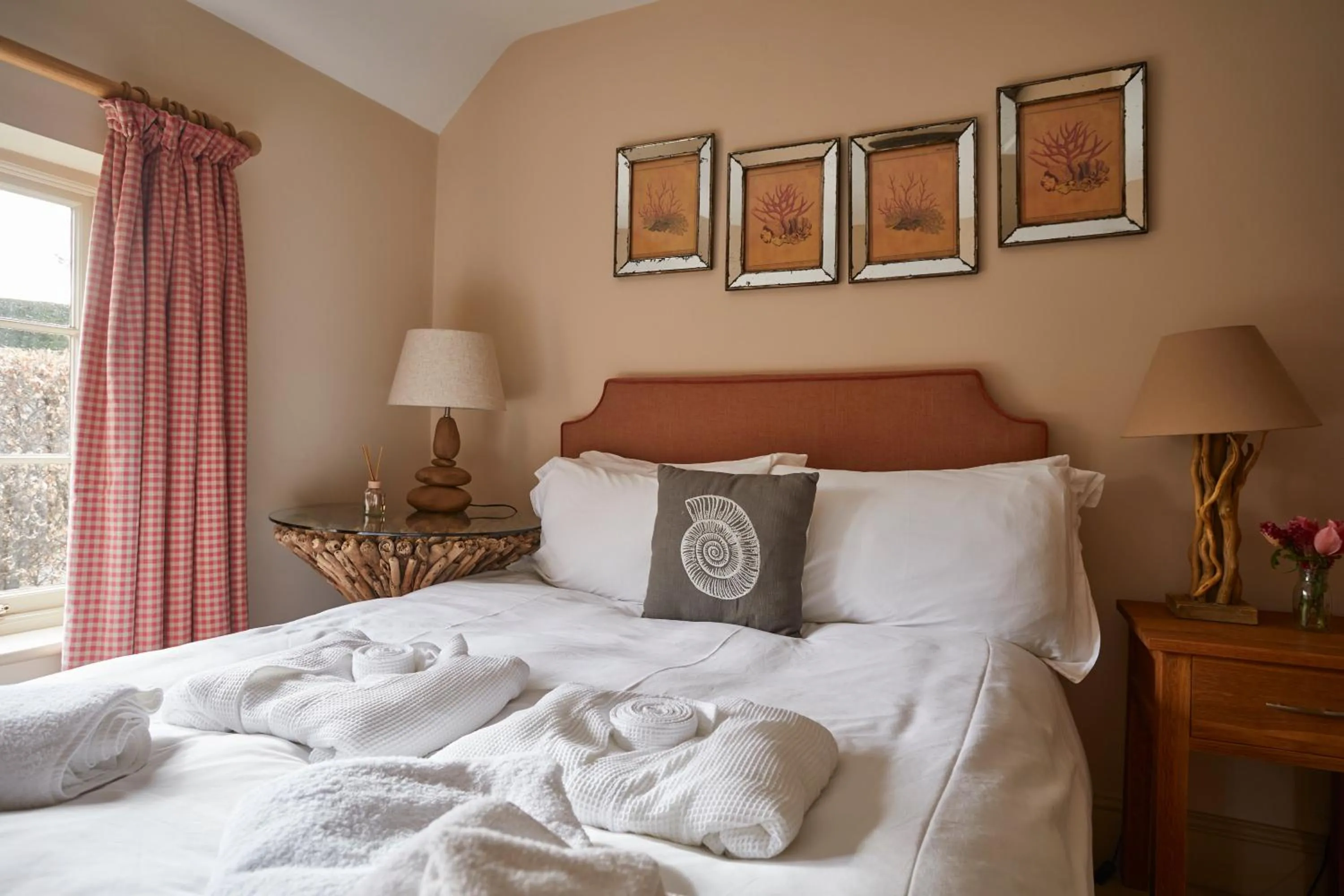 Bedroom, Bed in The Duncombe Arms