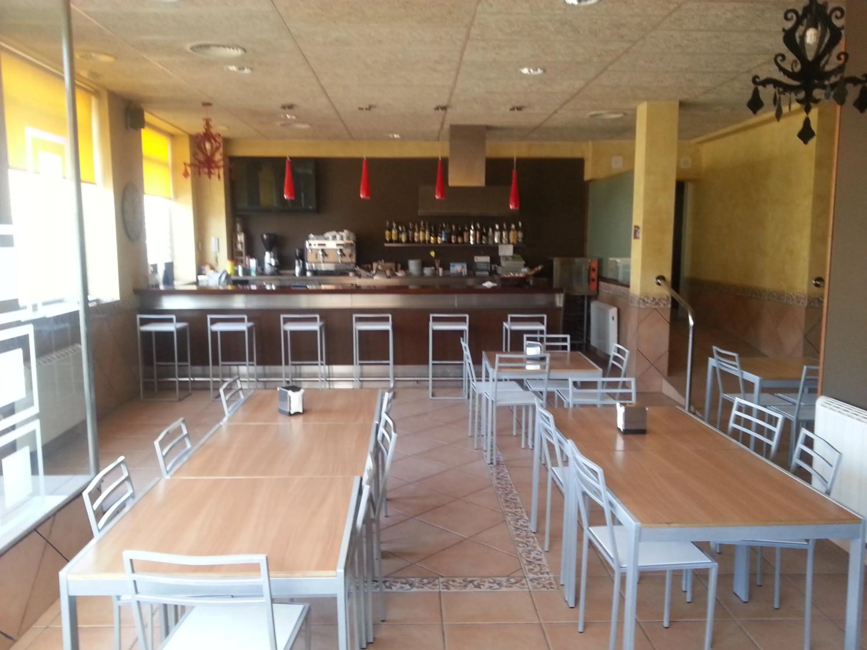 Lounge or bar in Hotel Solsona Centre