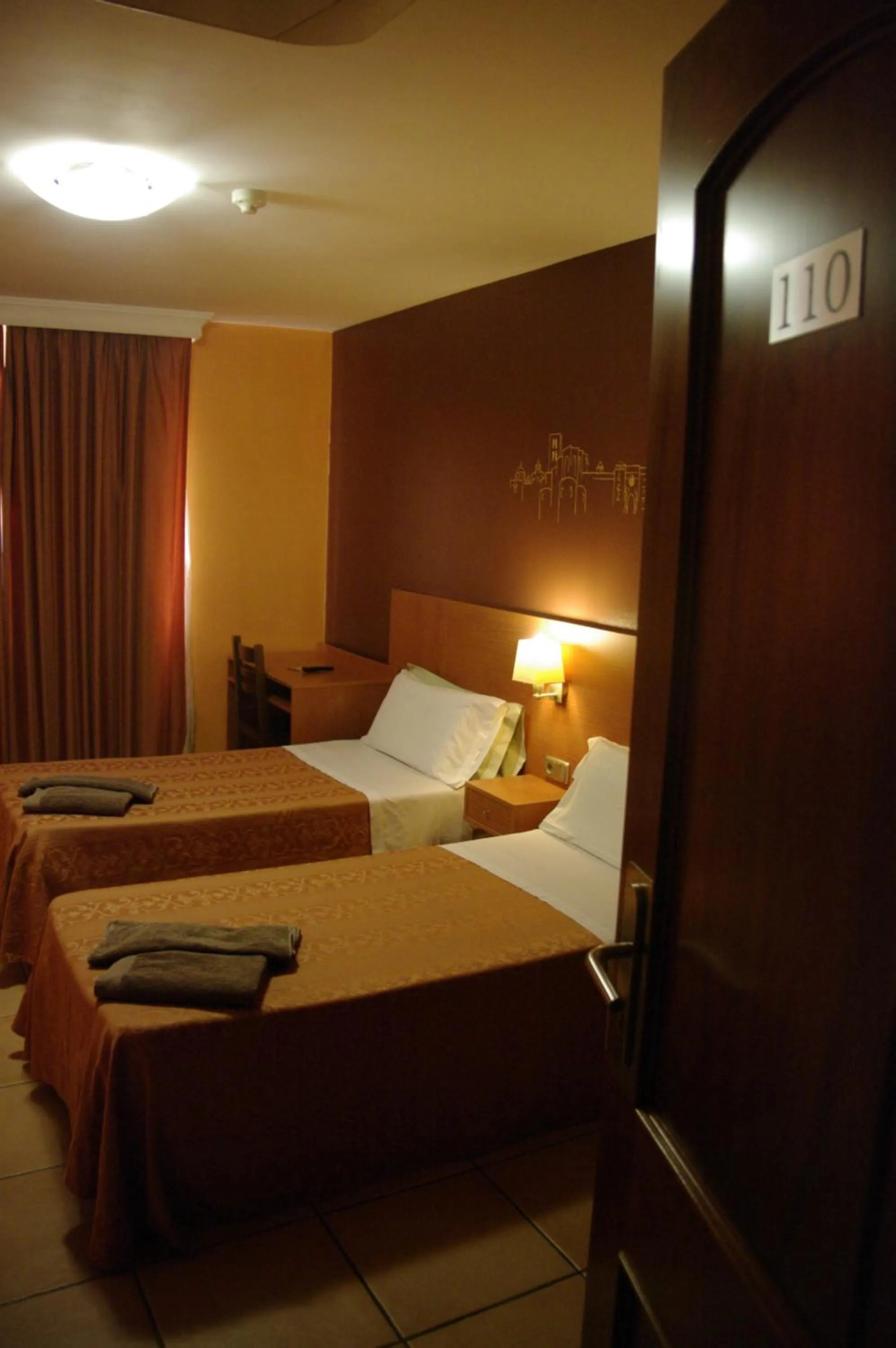 Bed in Hotel Solsona Centre